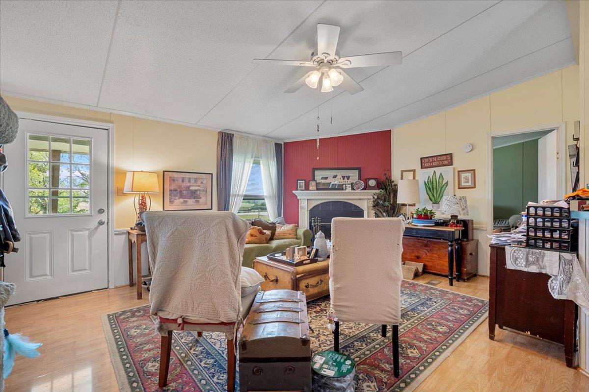 11401 Schmidt Ln Property Photo 14