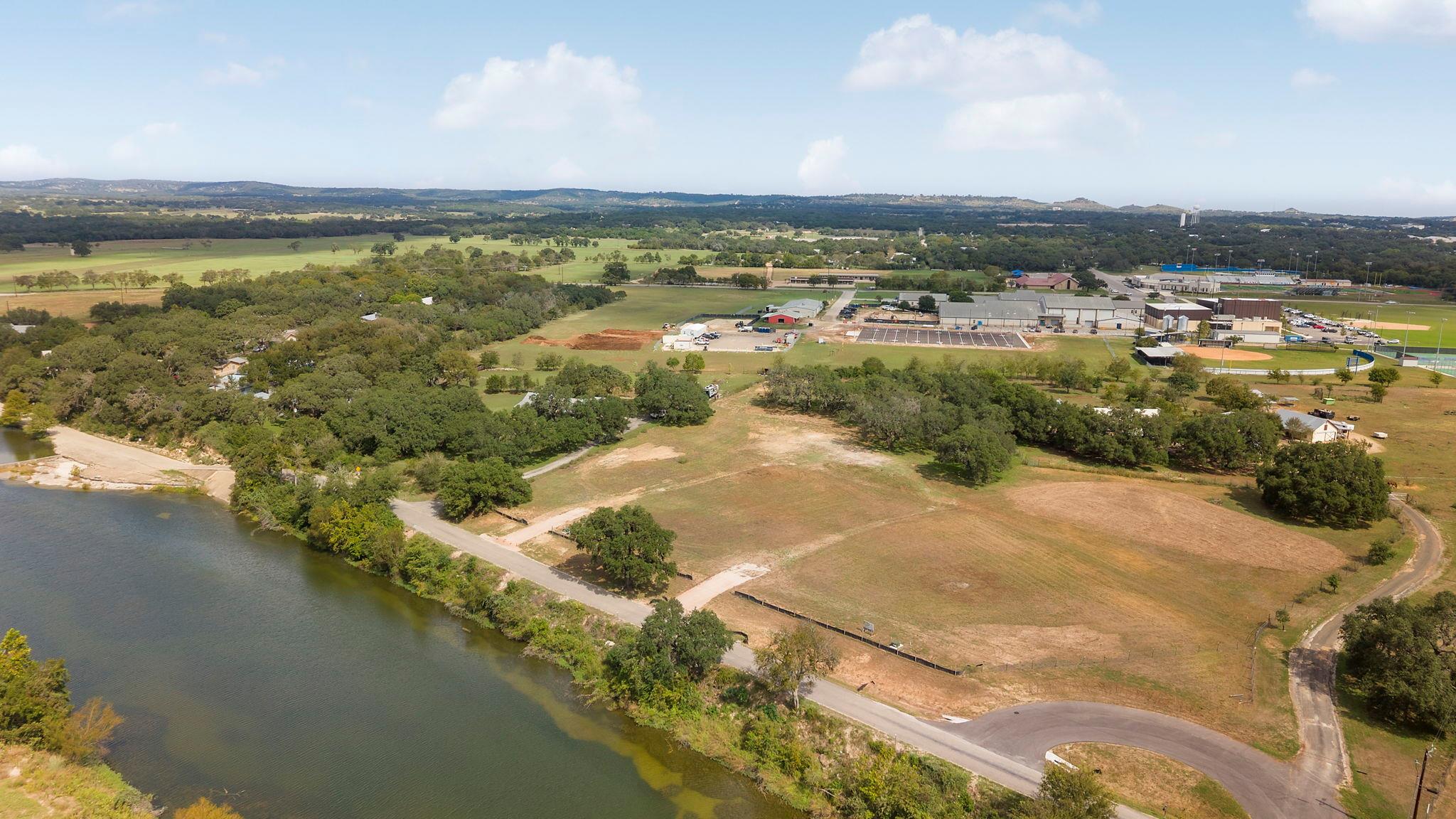1440 River Run Property Photo 1