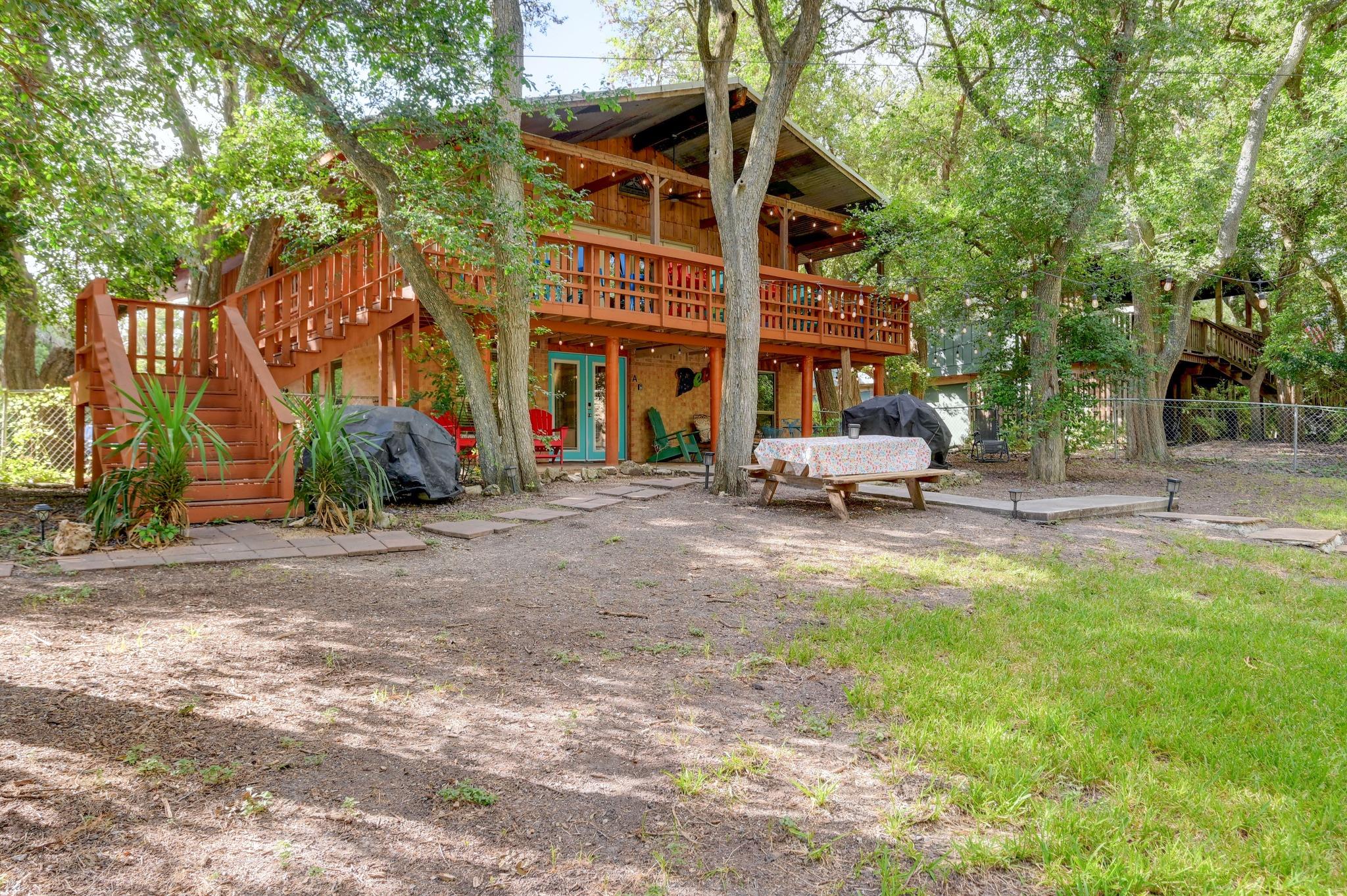82 Guada Coma Dr Property Photo 3