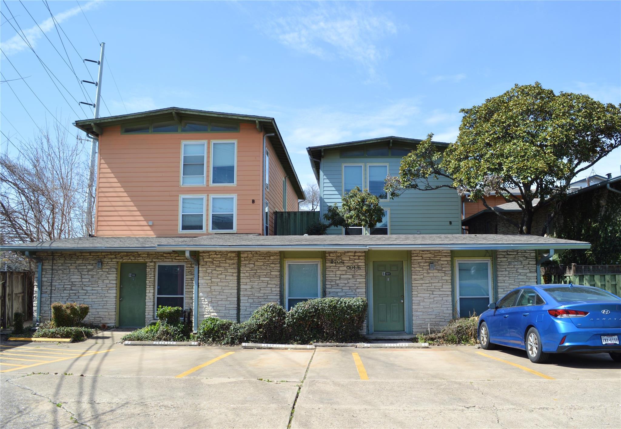 2706 Cole St 104-b Property Photo 1