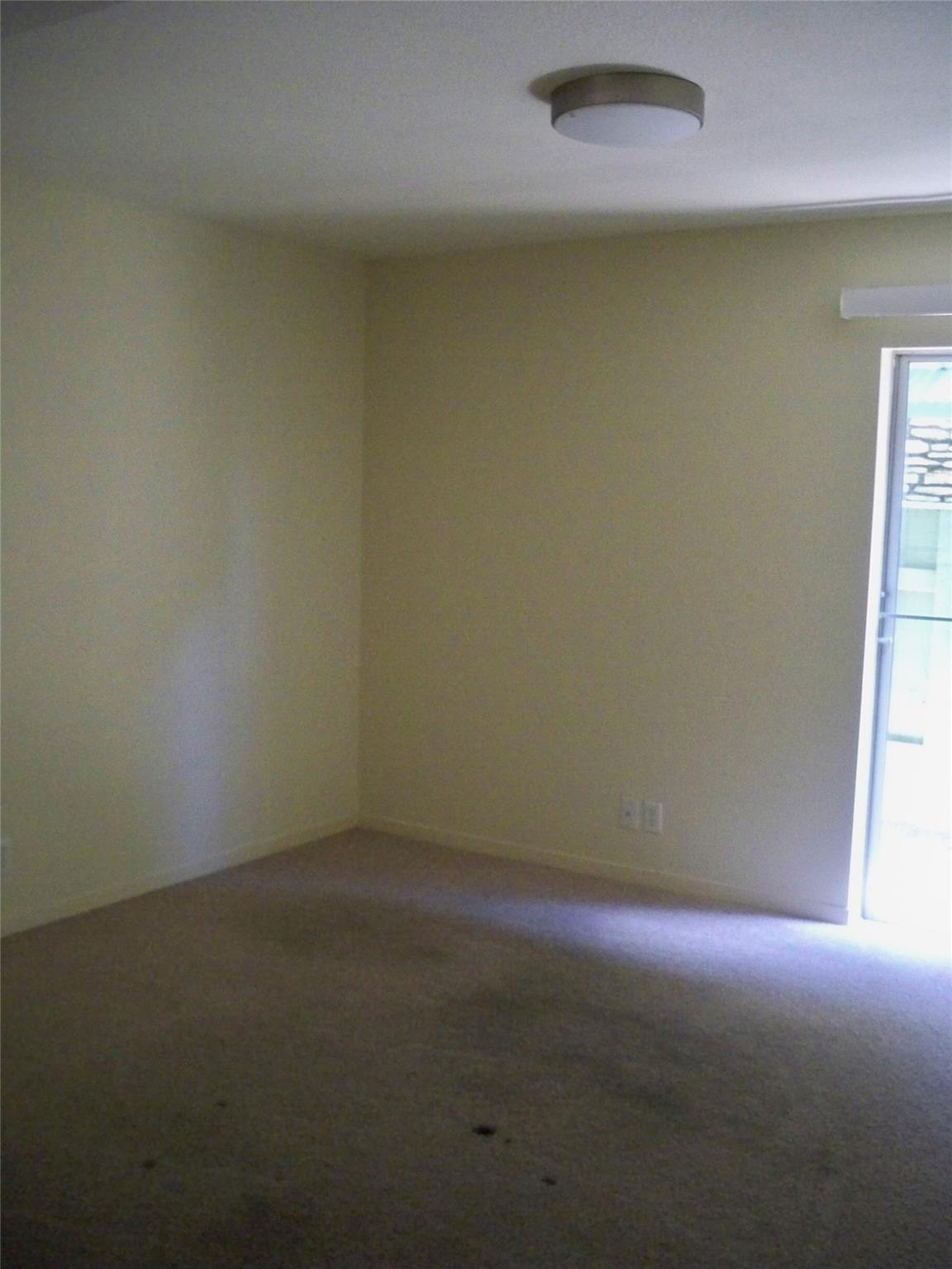 2706 Cole St 104-b Property Photo 6