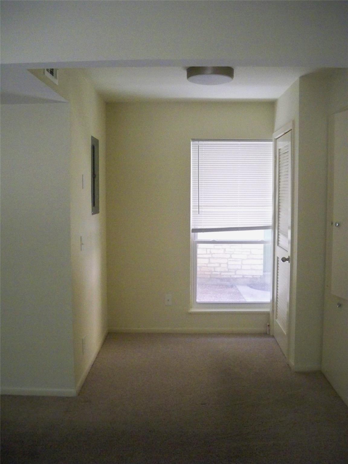 2706 Cole St 104-b Property Photo 7