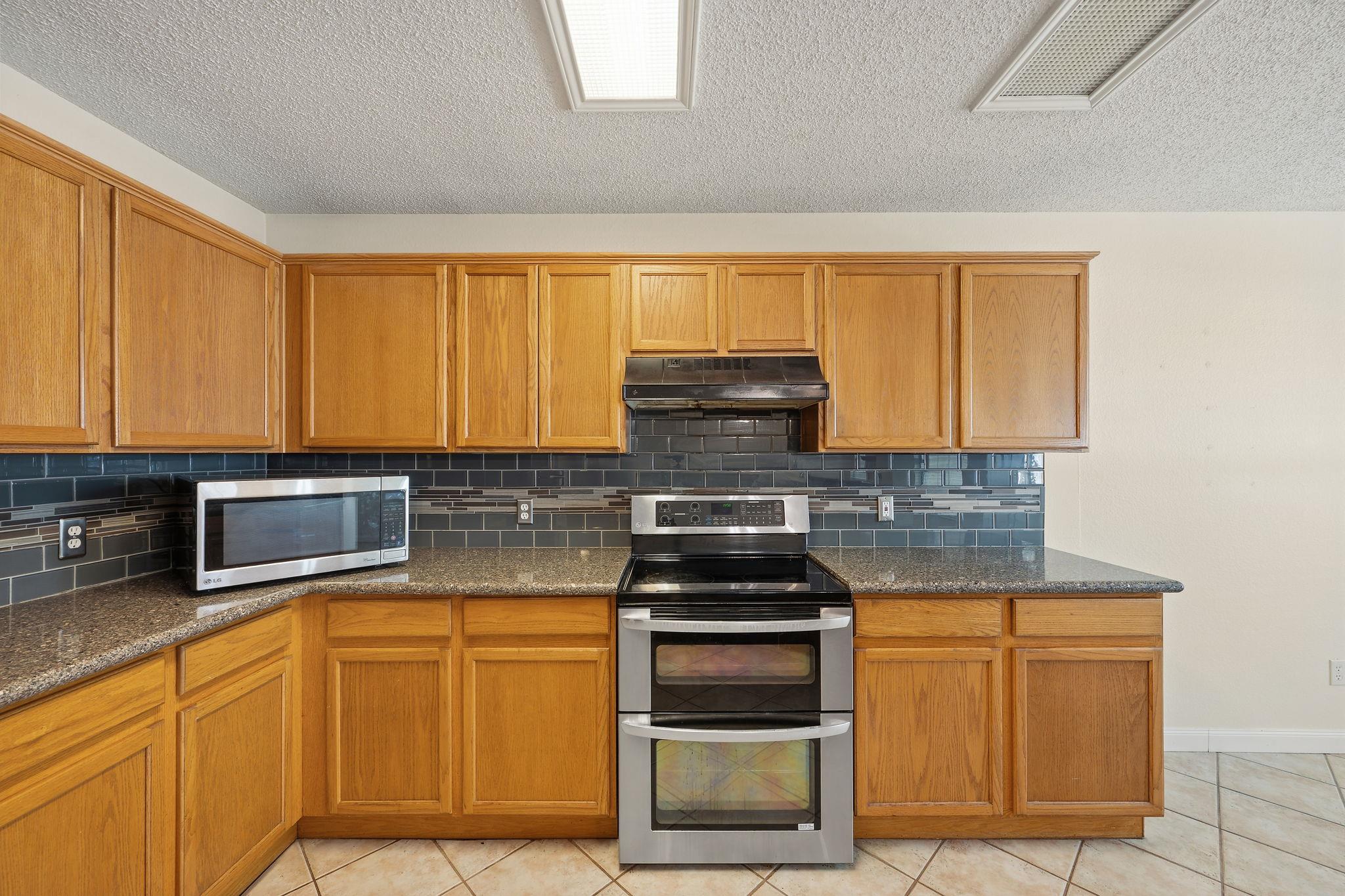 1406 Pigeon View St Property Photo 6
