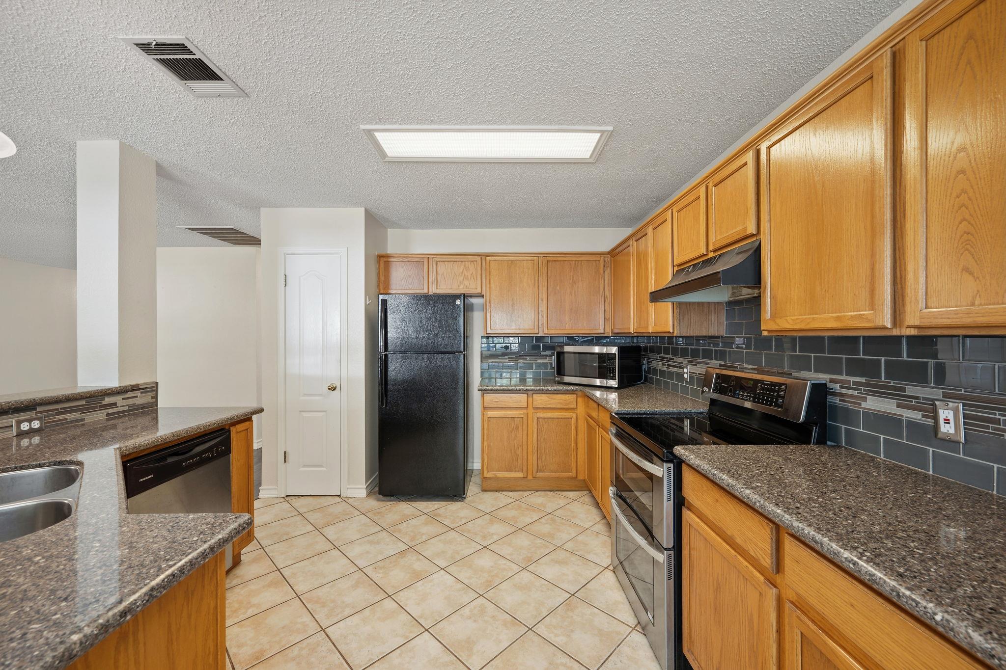 1406 Pigeon View St Property Photo 7