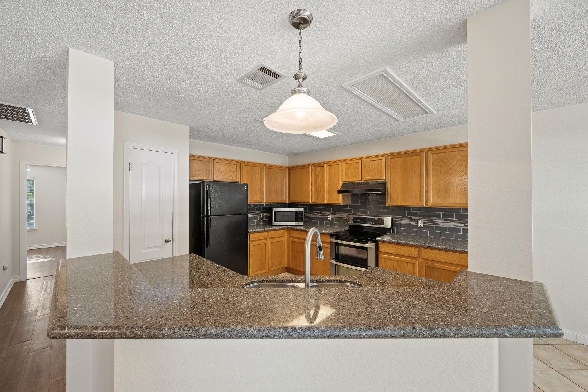 1406 Pigeon View St Property Photo 9