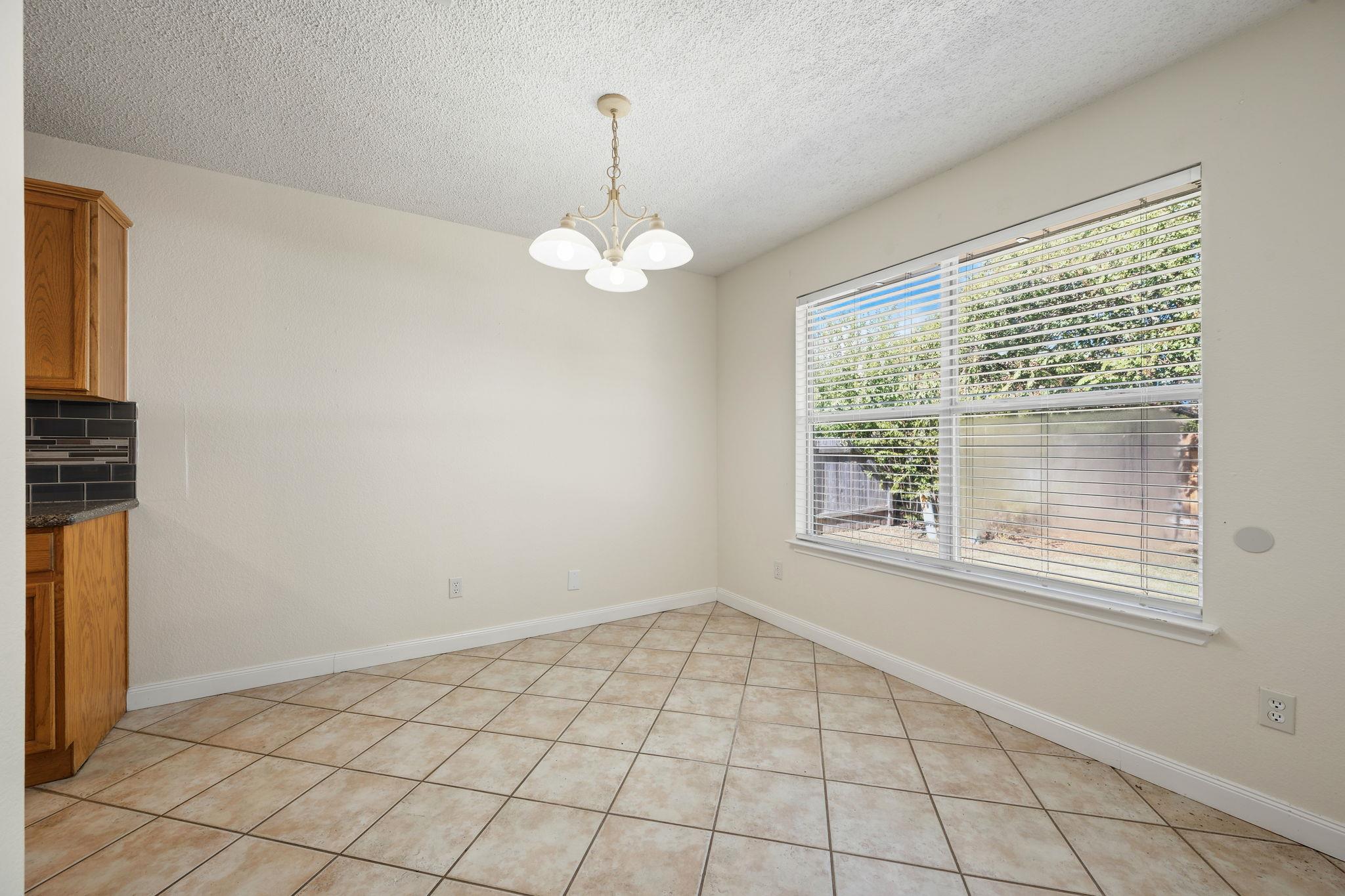 1406 Pigeon View St Property Photo 12
