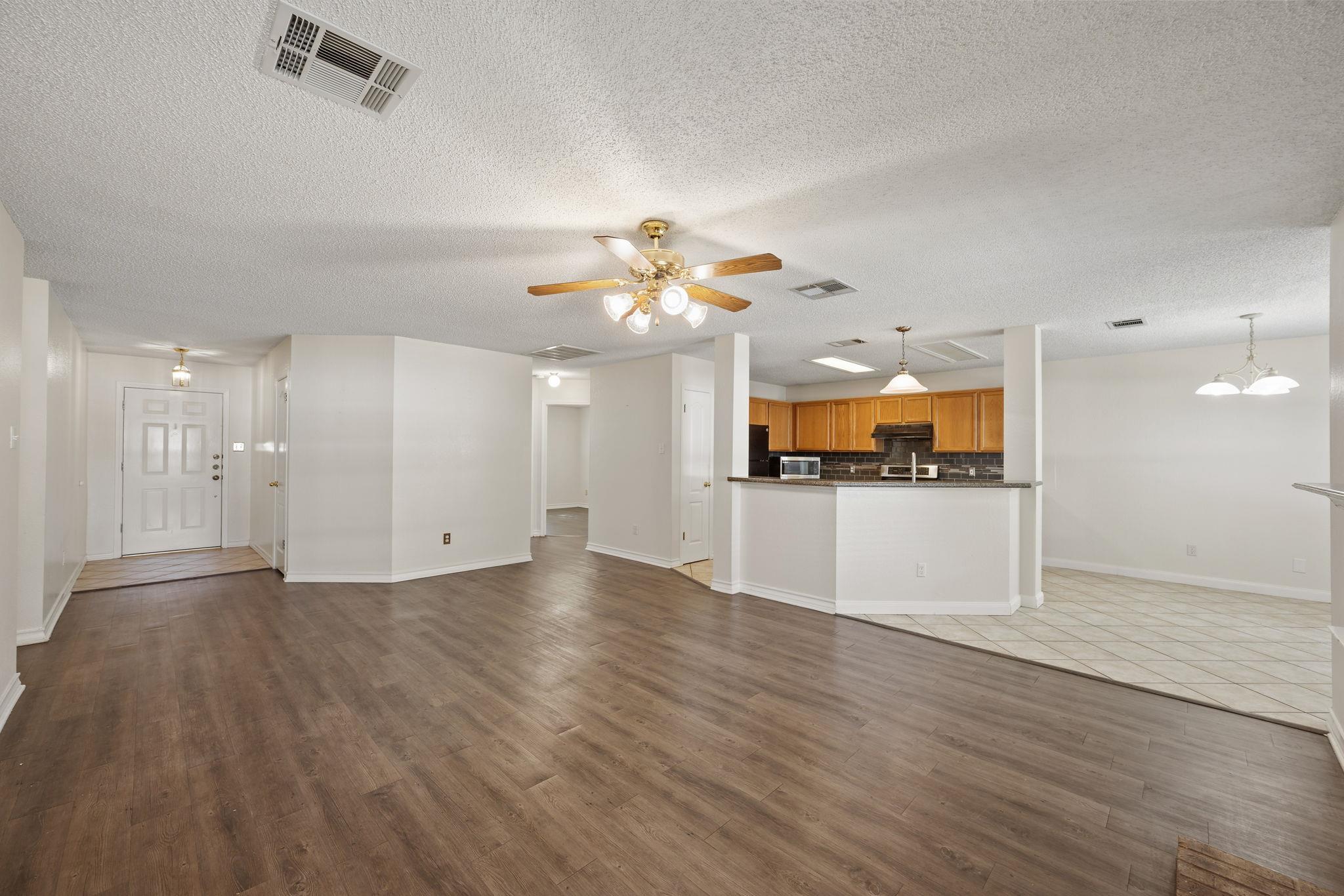 1406 Pigeon View St Property Photo 13