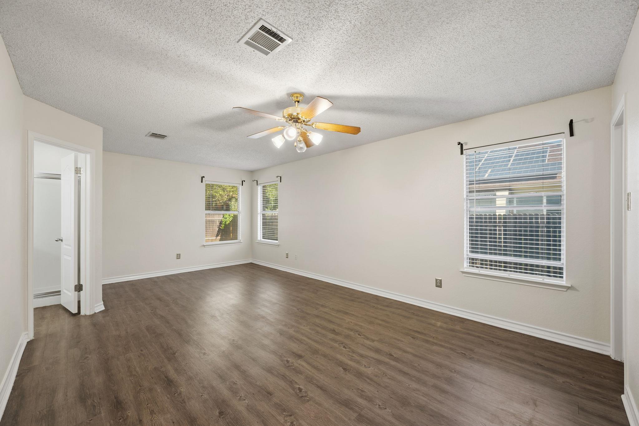1406 Pigeon View St Property Photo 15