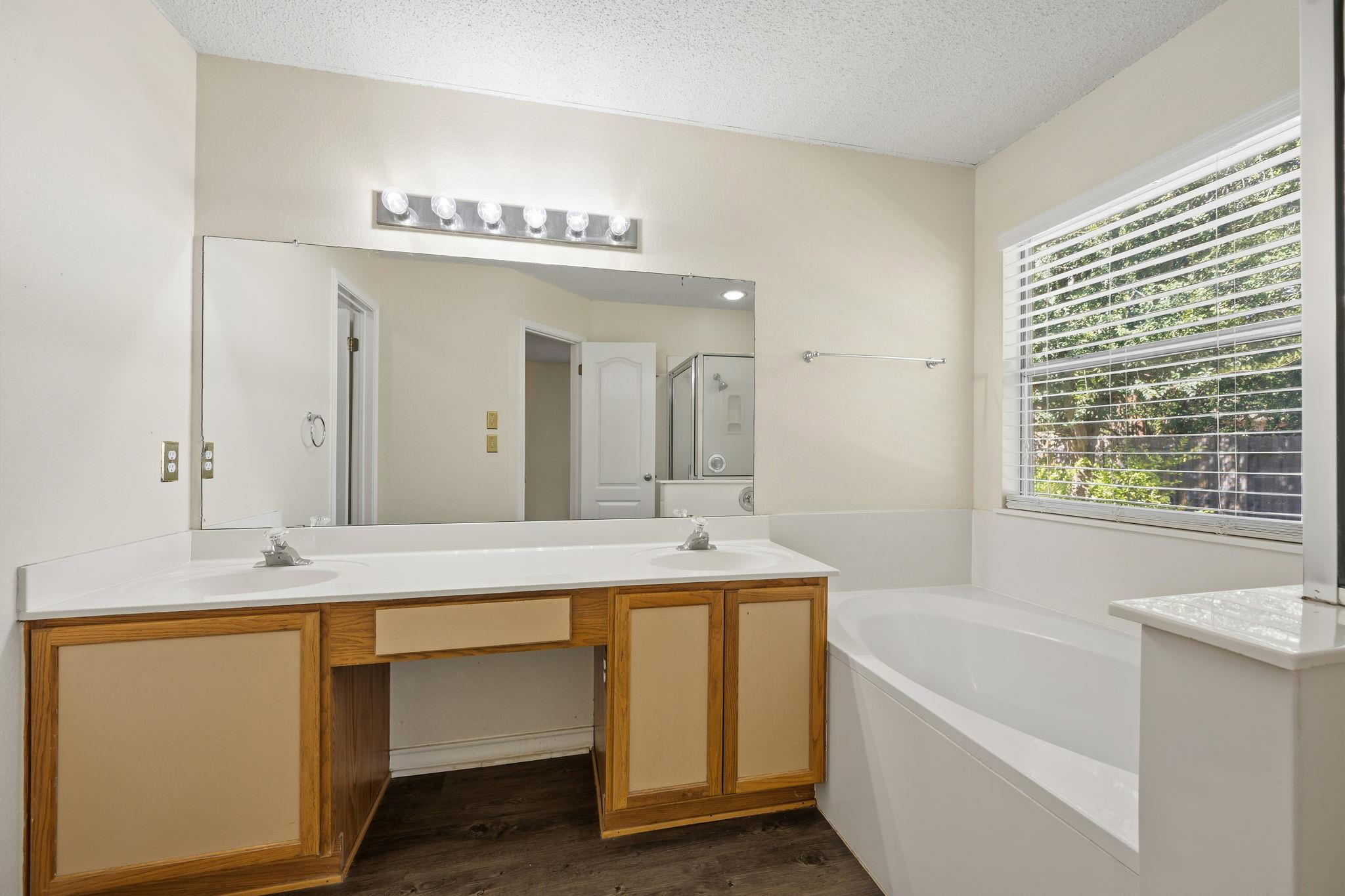 1406 Pigeon View St Property Photo 17