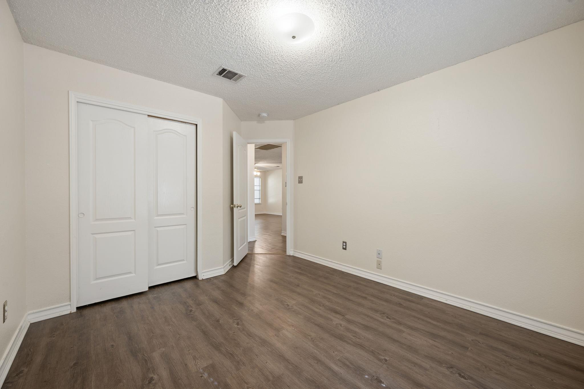 1406 Pigeon View St Property Photo 21