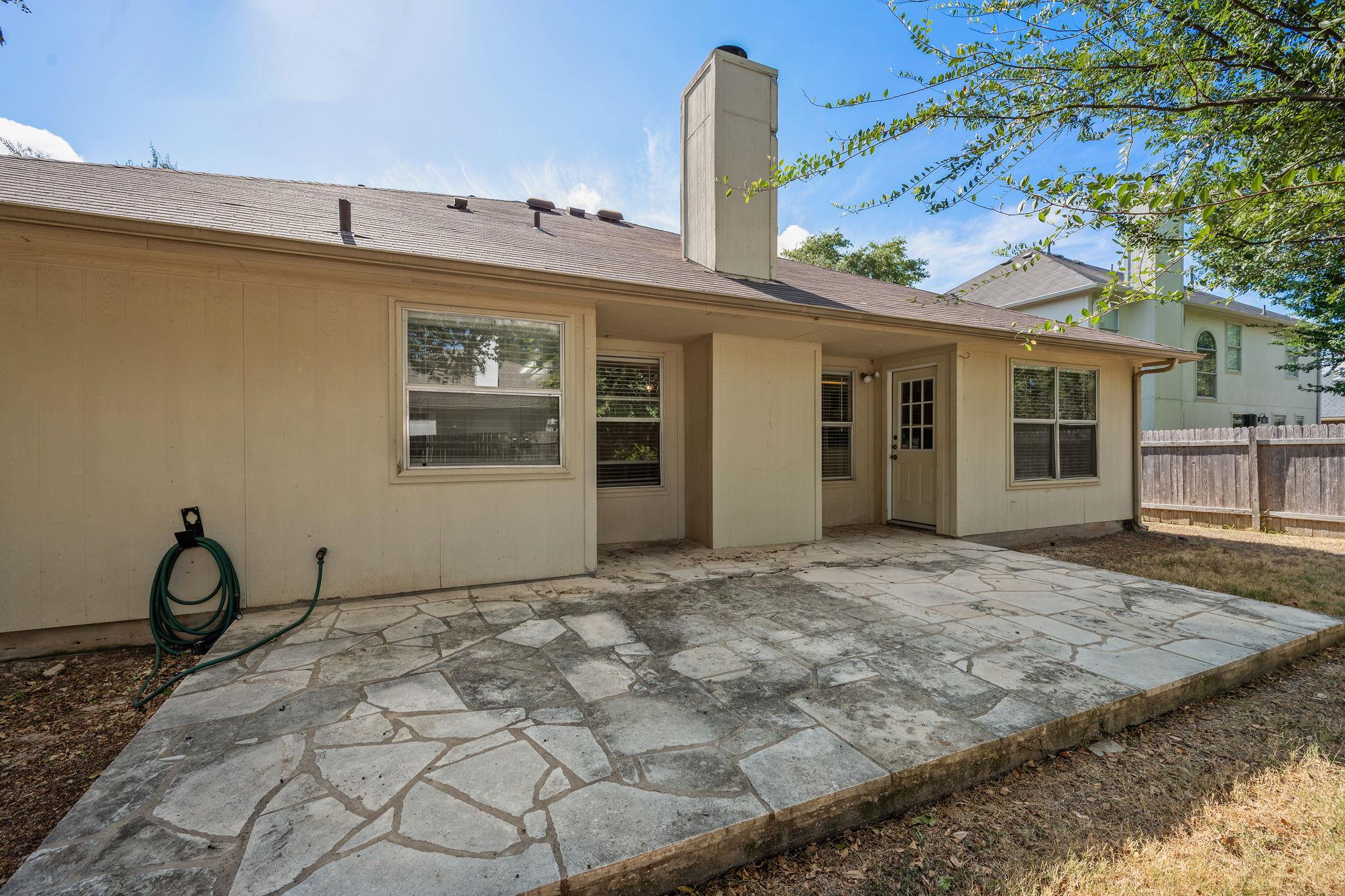 1406 Pigeon View St Property Photo 25