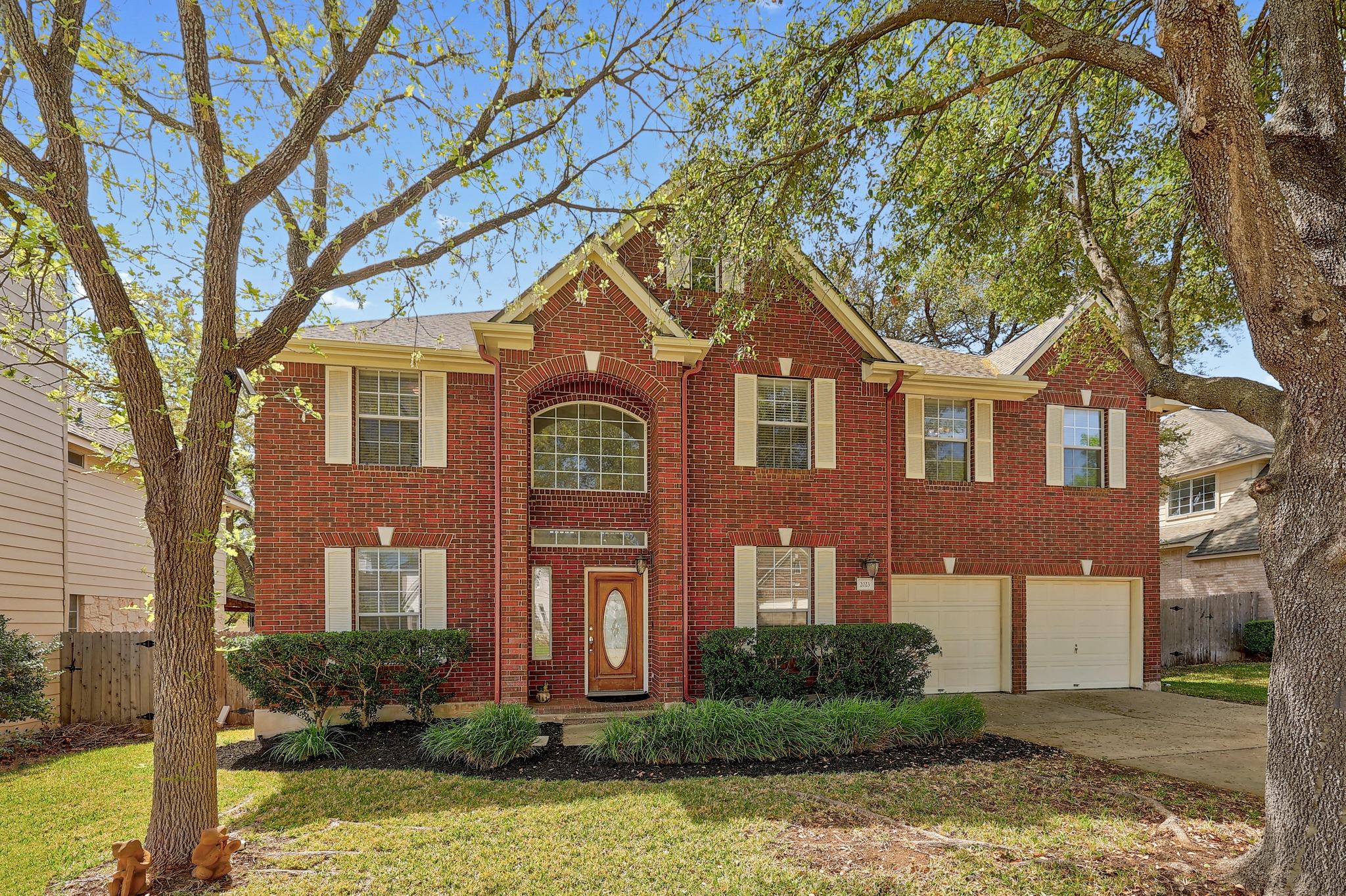 2023 Wood Glen Dr Property Photo 1