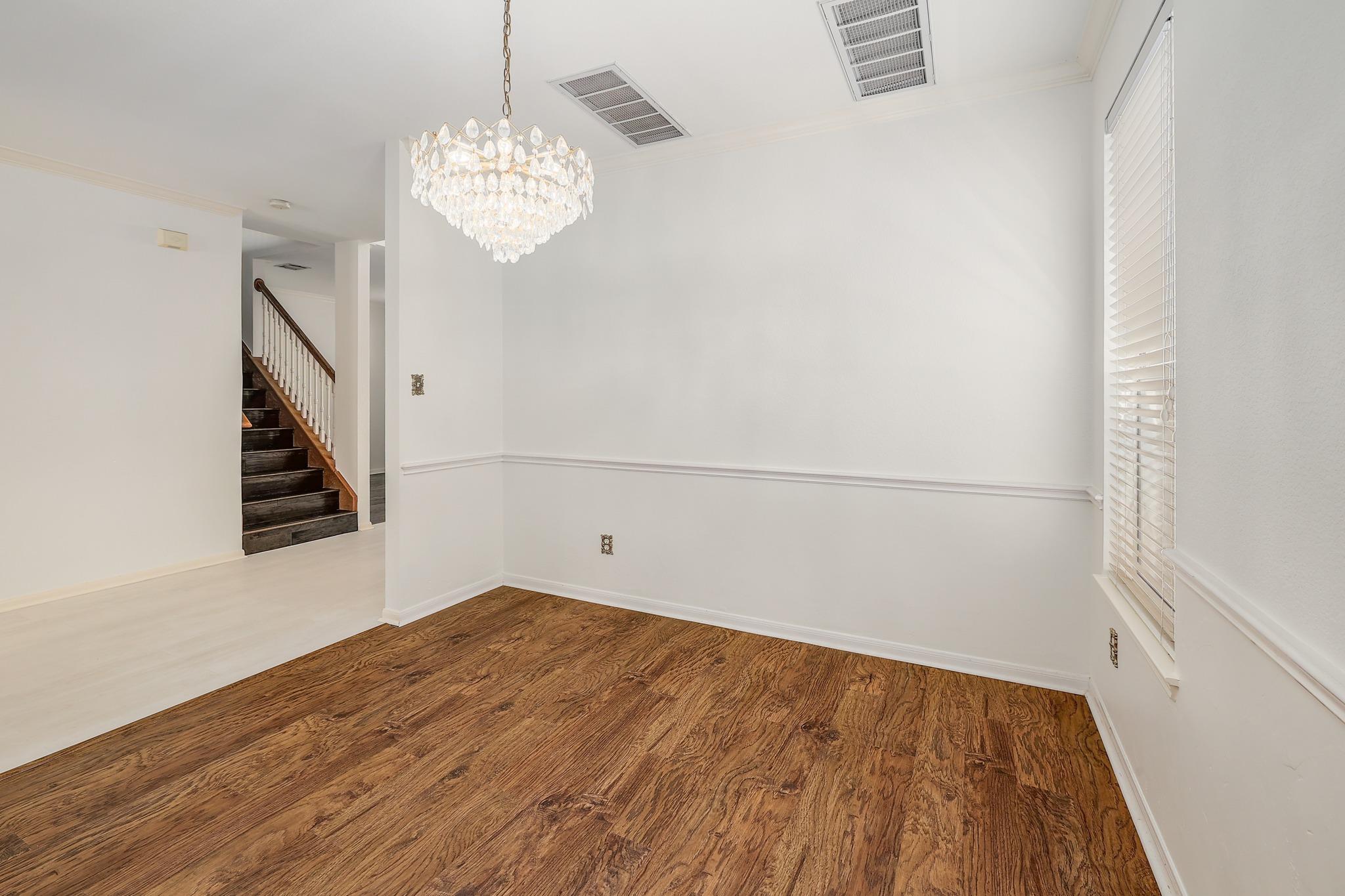 2023 Wood Glen Dr Property Photo 7