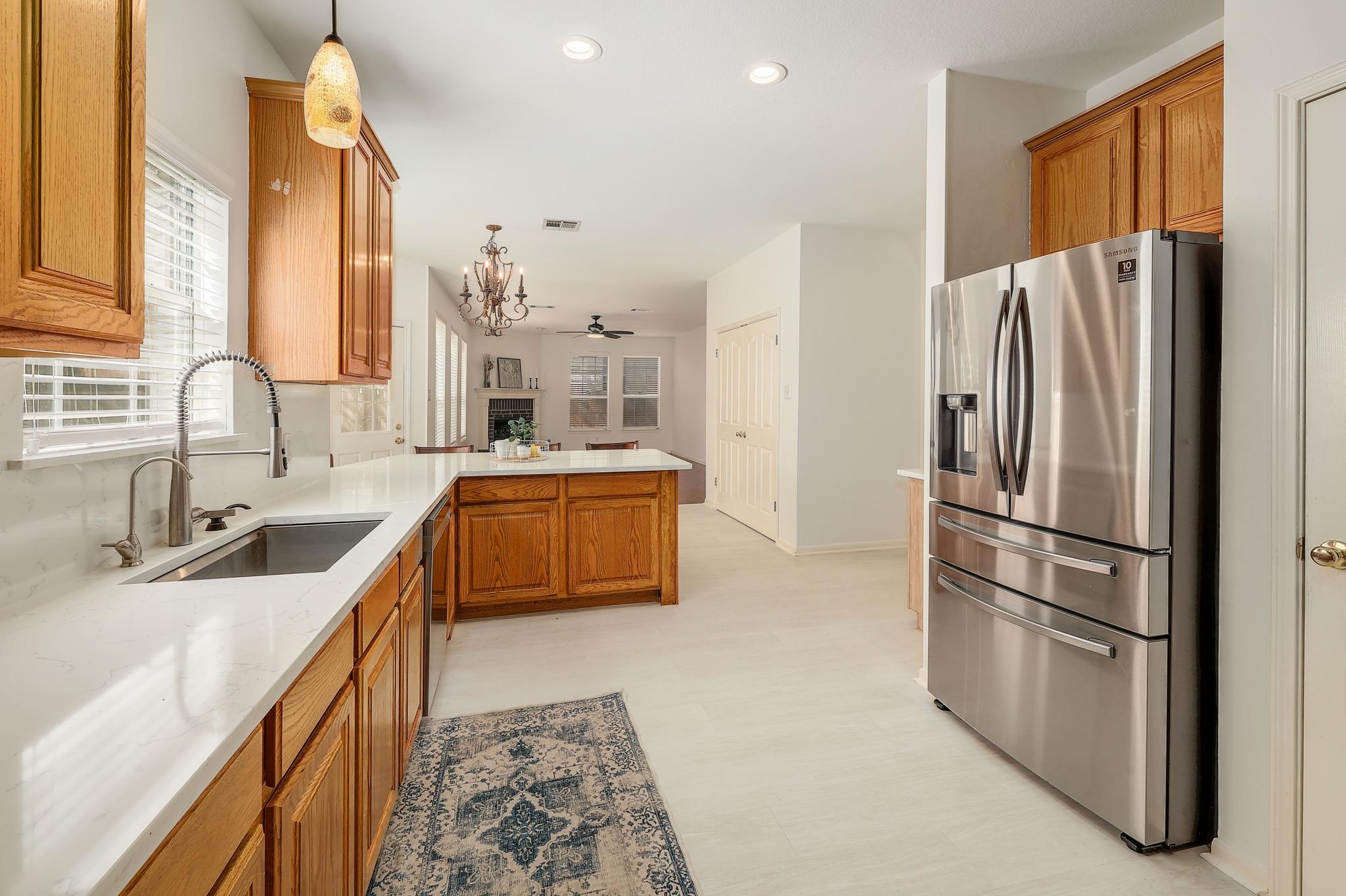 2023 Wood Glen Dr Property Photo 9