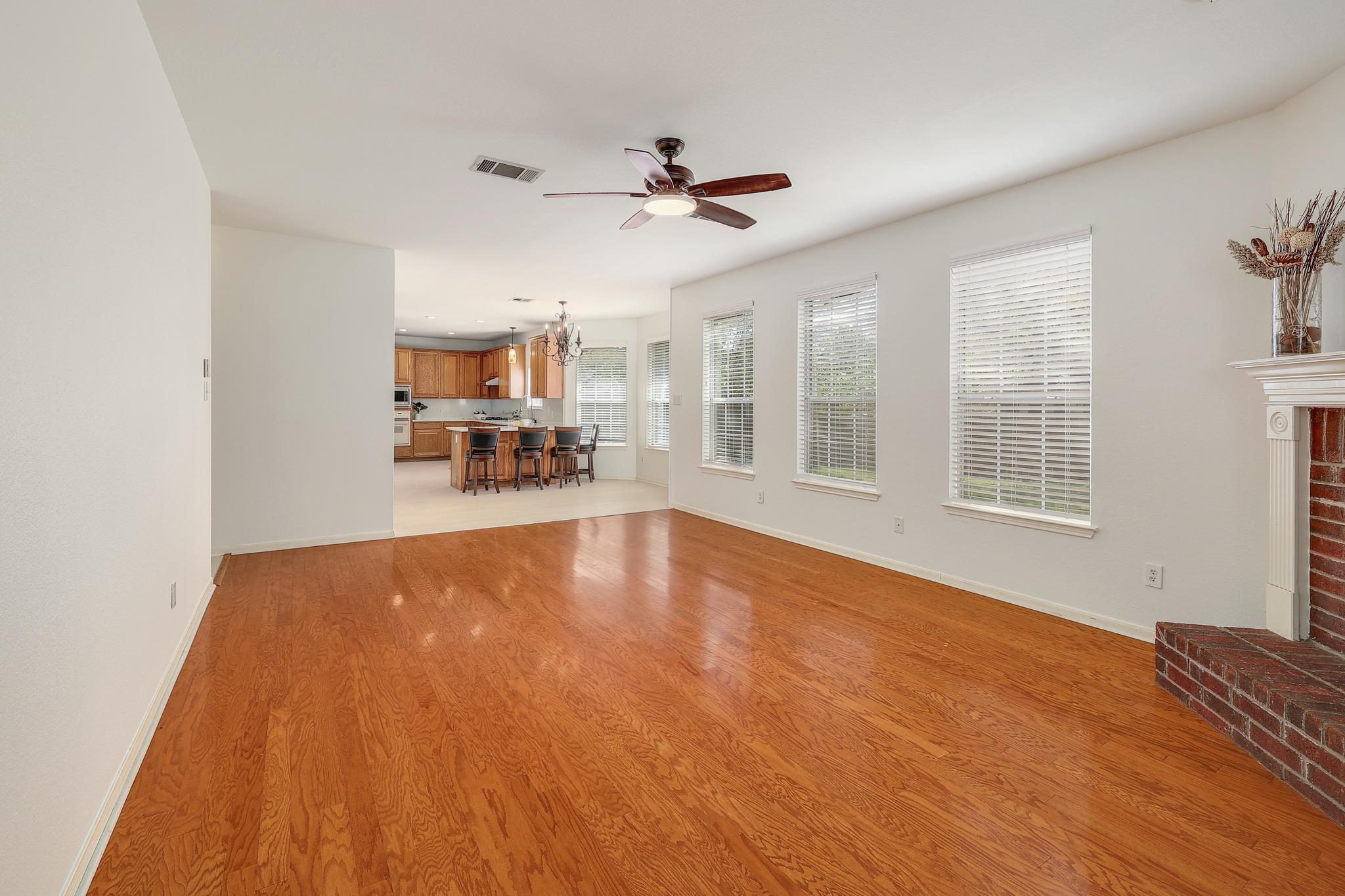 2023 Wood Glen Dr Property Photo 13