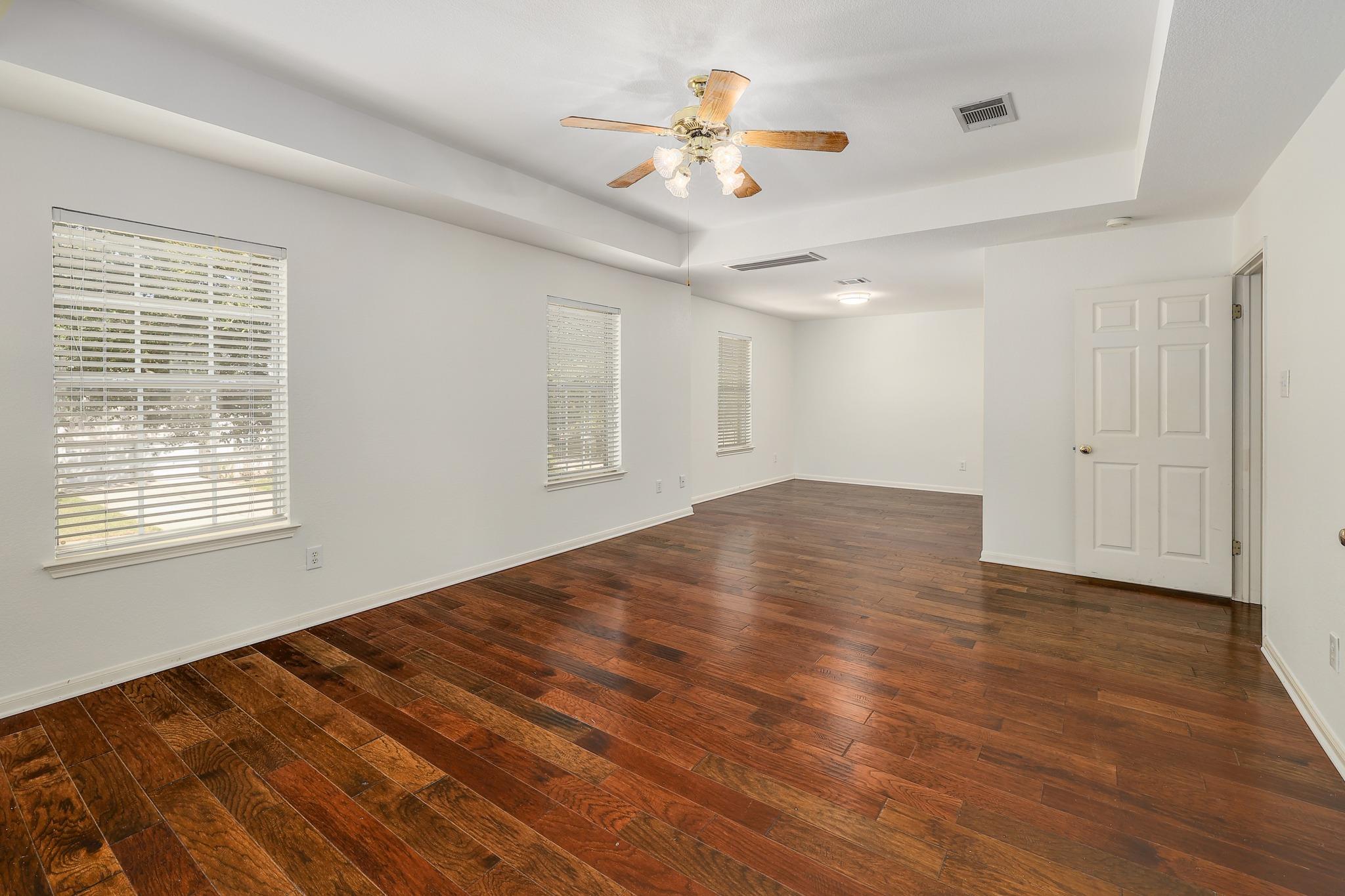2023 Wood Glen Dr Property Photo 16