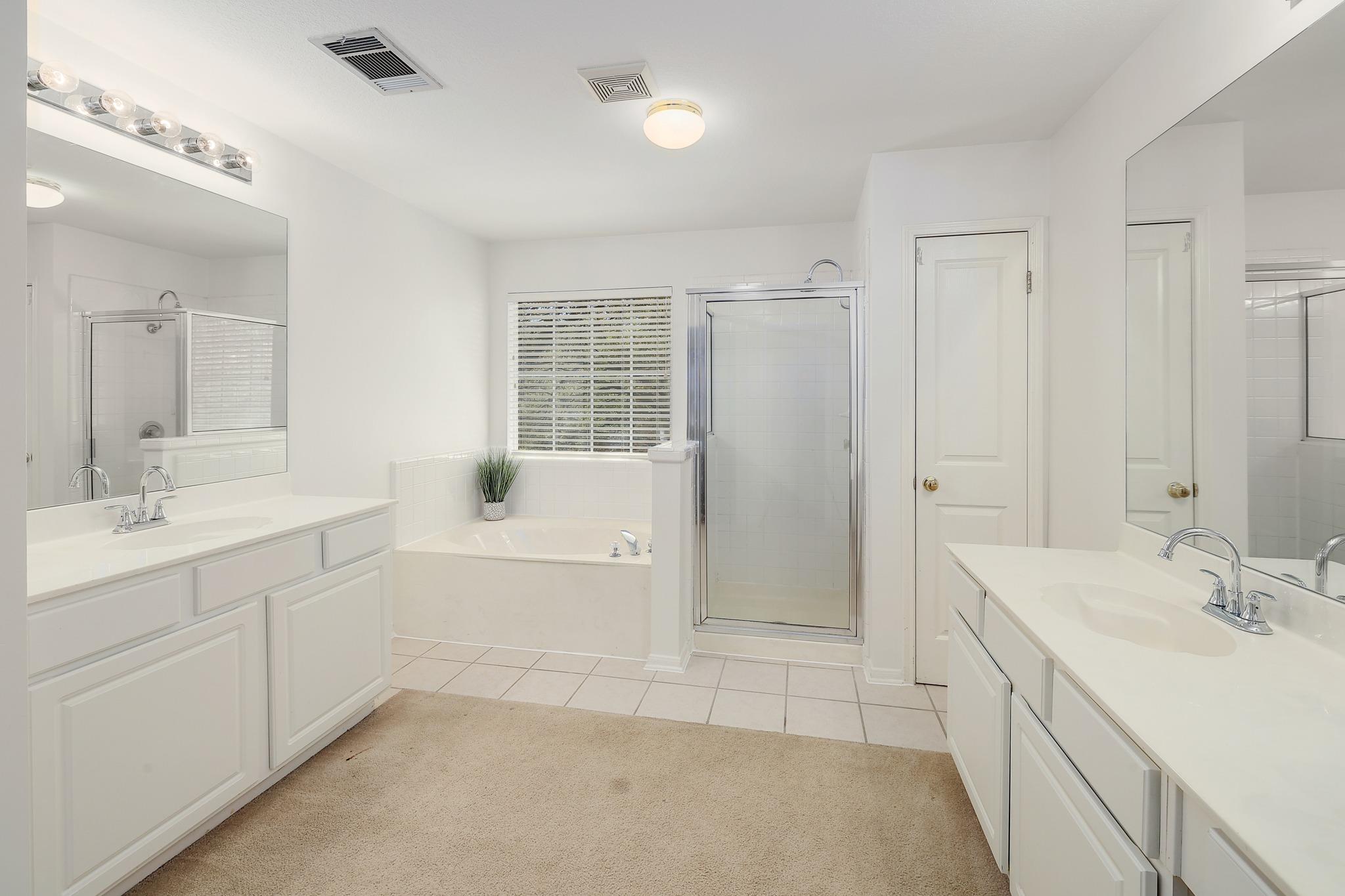 2023 Wood Glen Dr Property Photo 18
