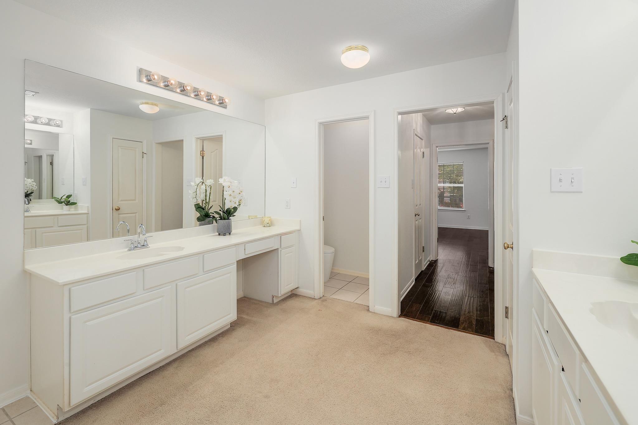 2023 Wood Glen Dr Property Photo 19