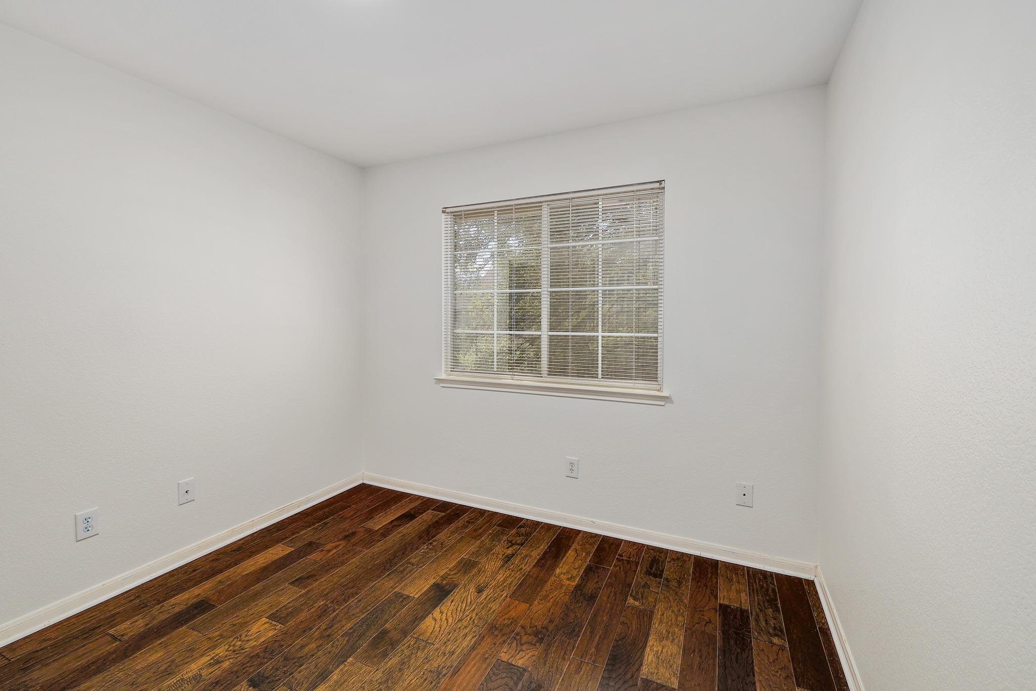2023 Wood Glen Dr Property Photo 21