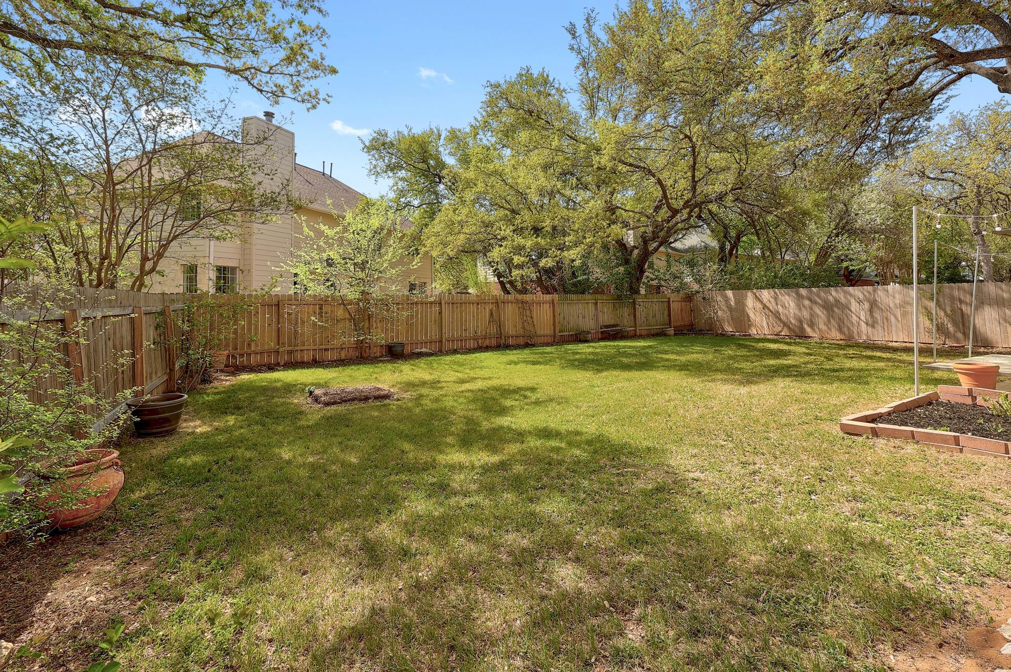 2023 Wood Glen Dr Property Photo 28