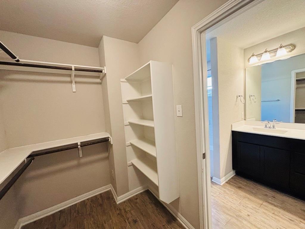 1320 Walden Pond Dr Property Photo 15