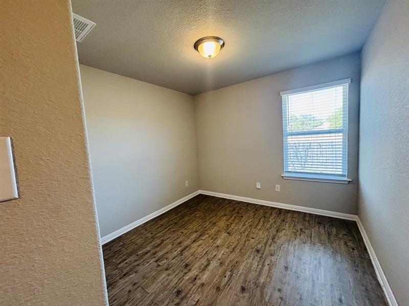 1320 Walden Pond Dr Property Photo 18