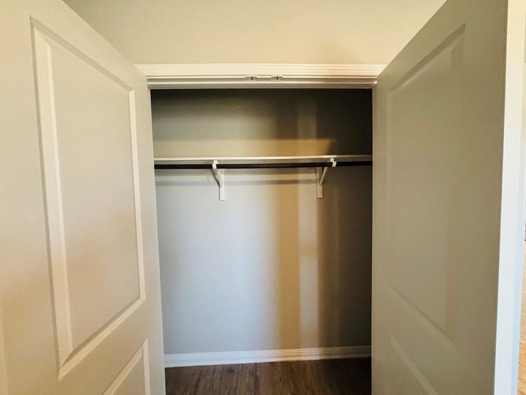 1320 Walden Pond Dr Property Photo 19