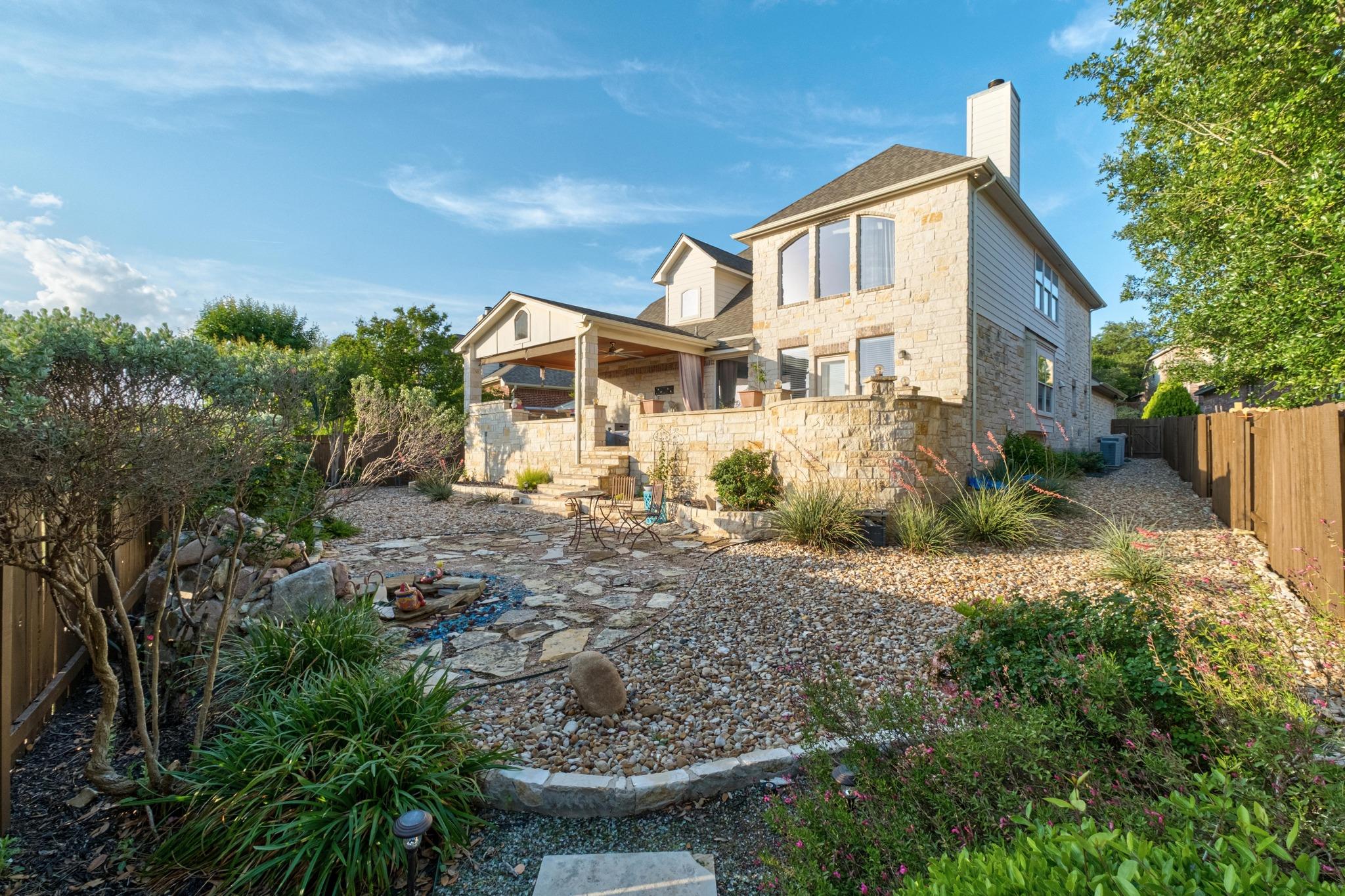 2409 Golden Gate Park Property Photo 1