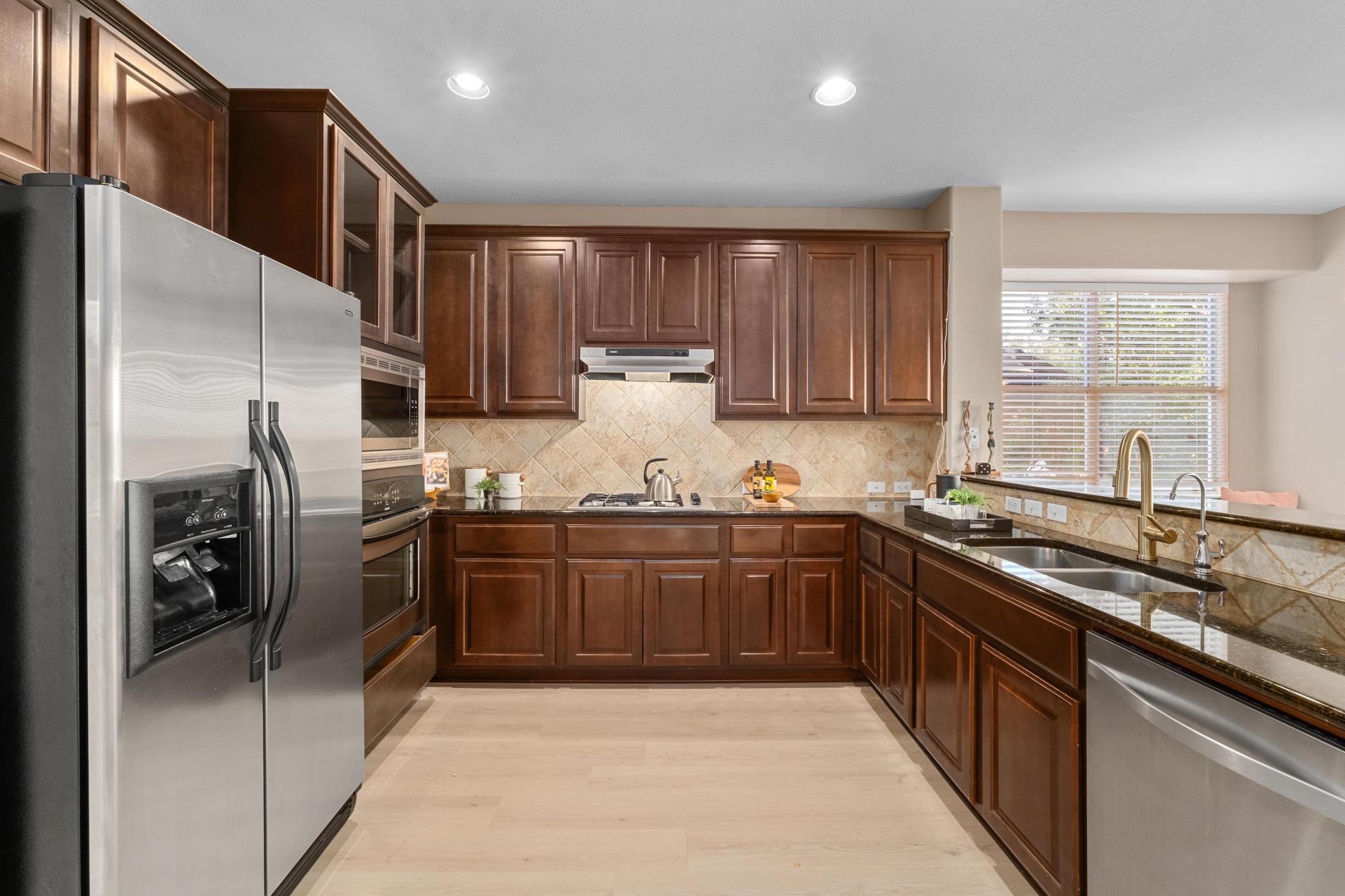 2409 Golden Gate Park Property Photo 9