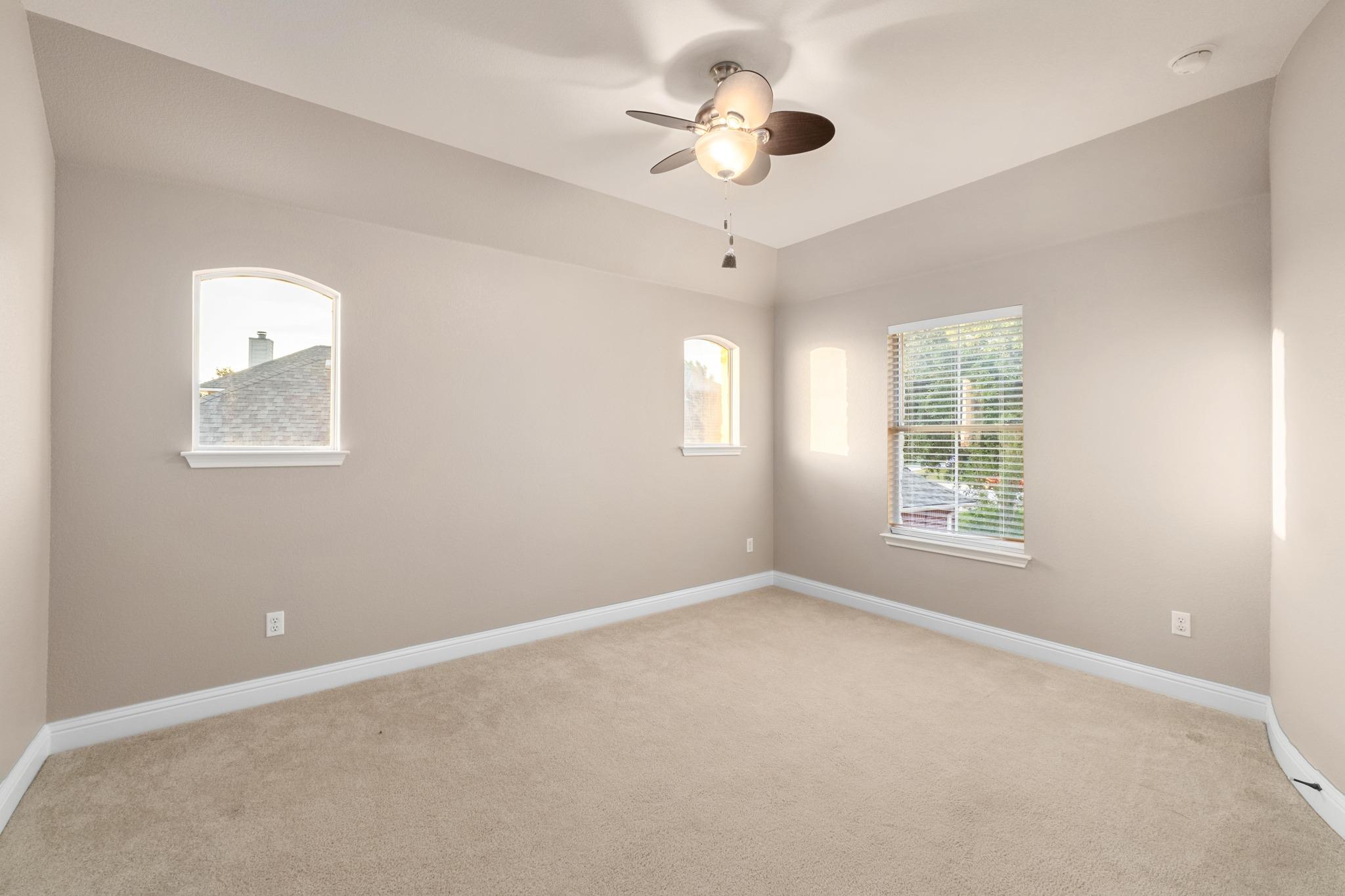 2409 Golden Gate Park Property Photo 16