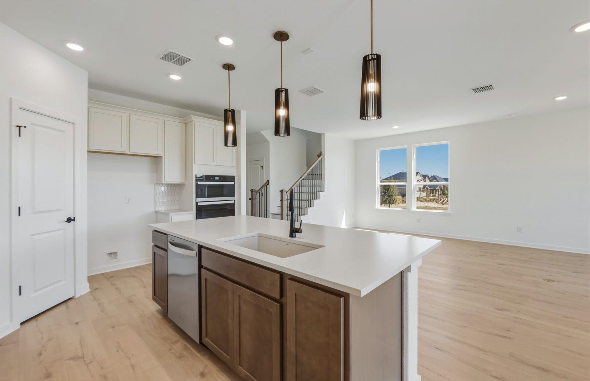536 Rubber Tree Way Property Photo 8