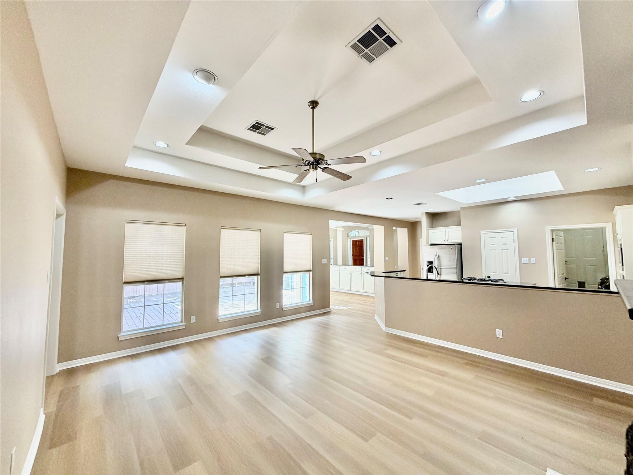 6407 Johanne Ct Property Photo 4