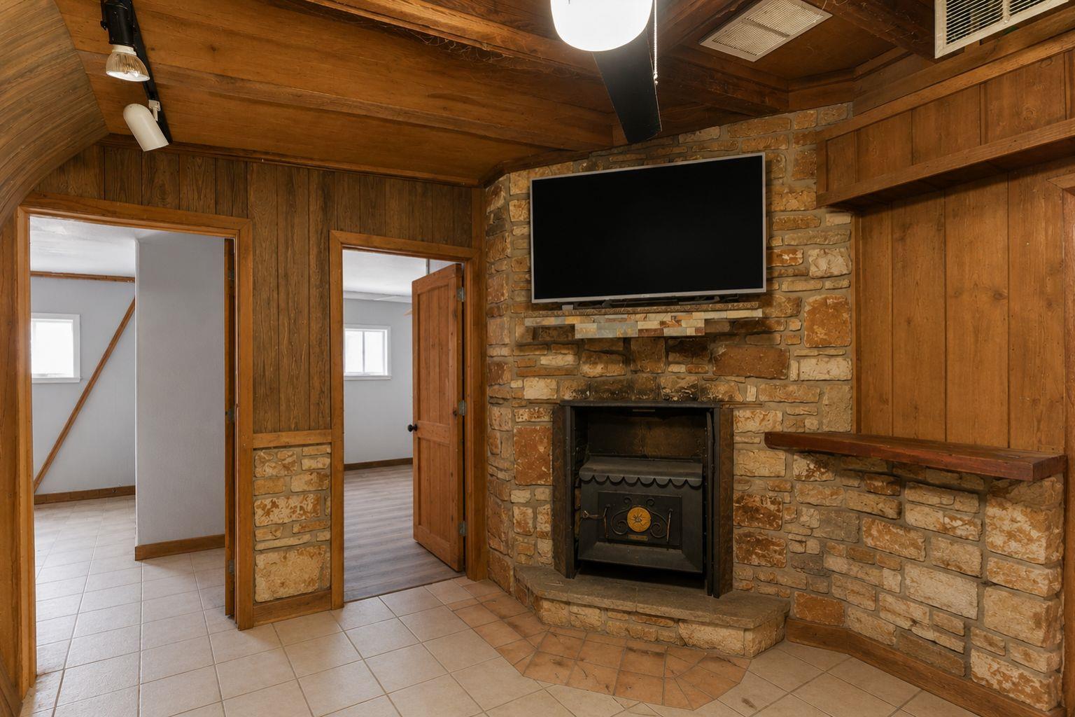 1503 Kingsoak Dr Property Photo 14
