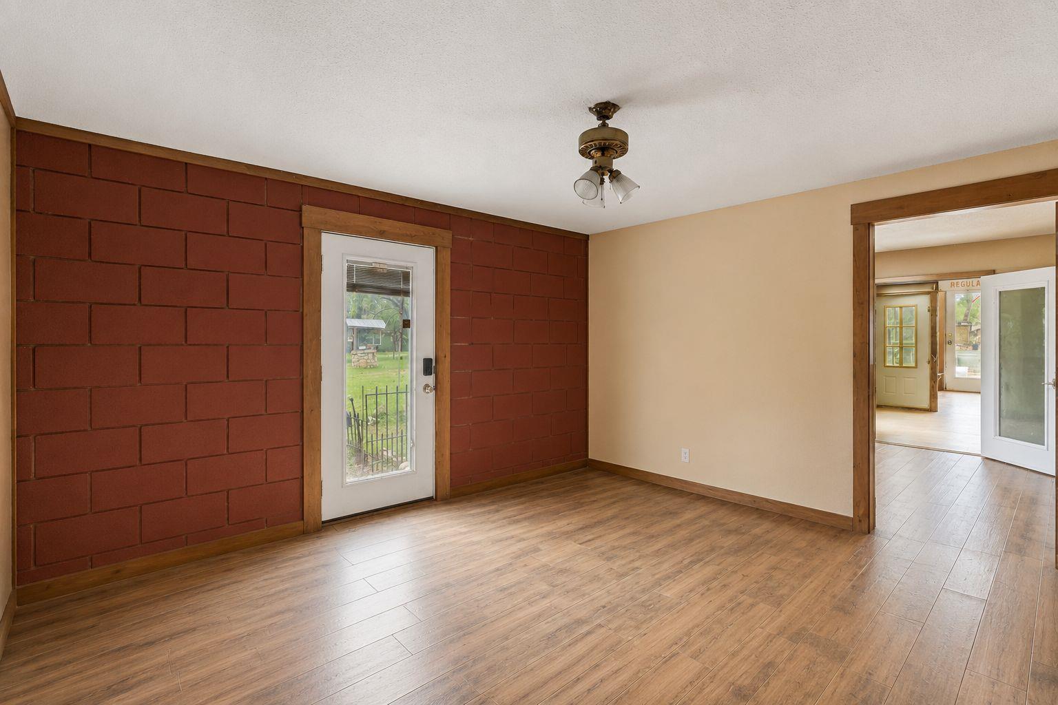 1503 Kingsoak Dr Property Photo 24