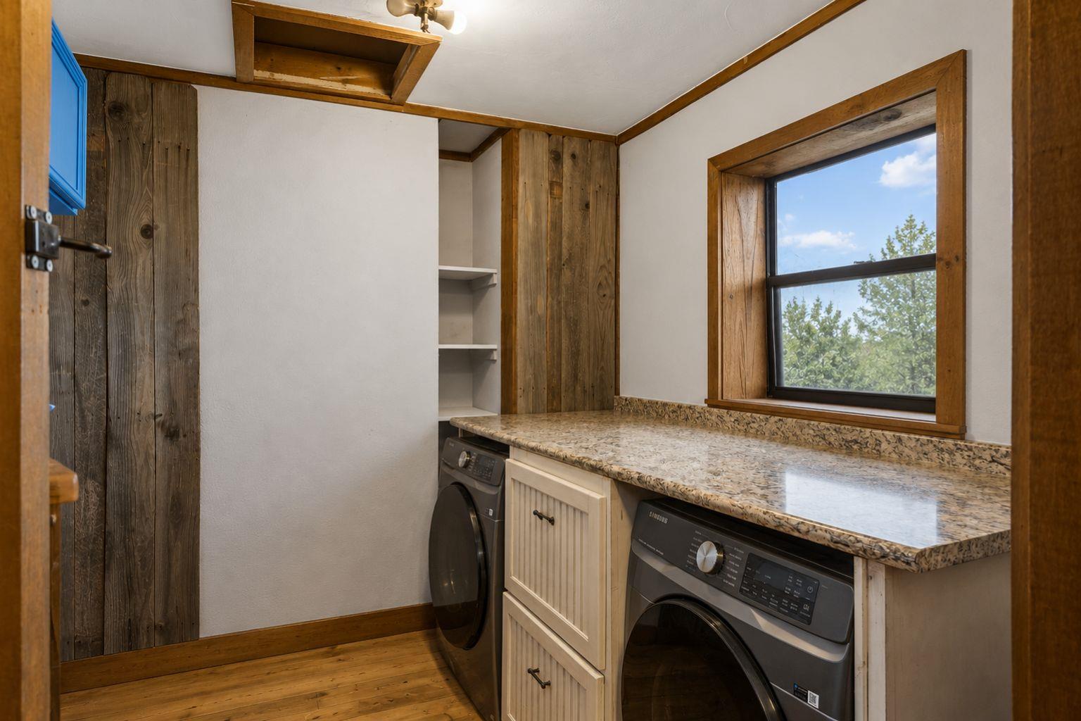 1503 Kingsoak Dr Property Photo 28