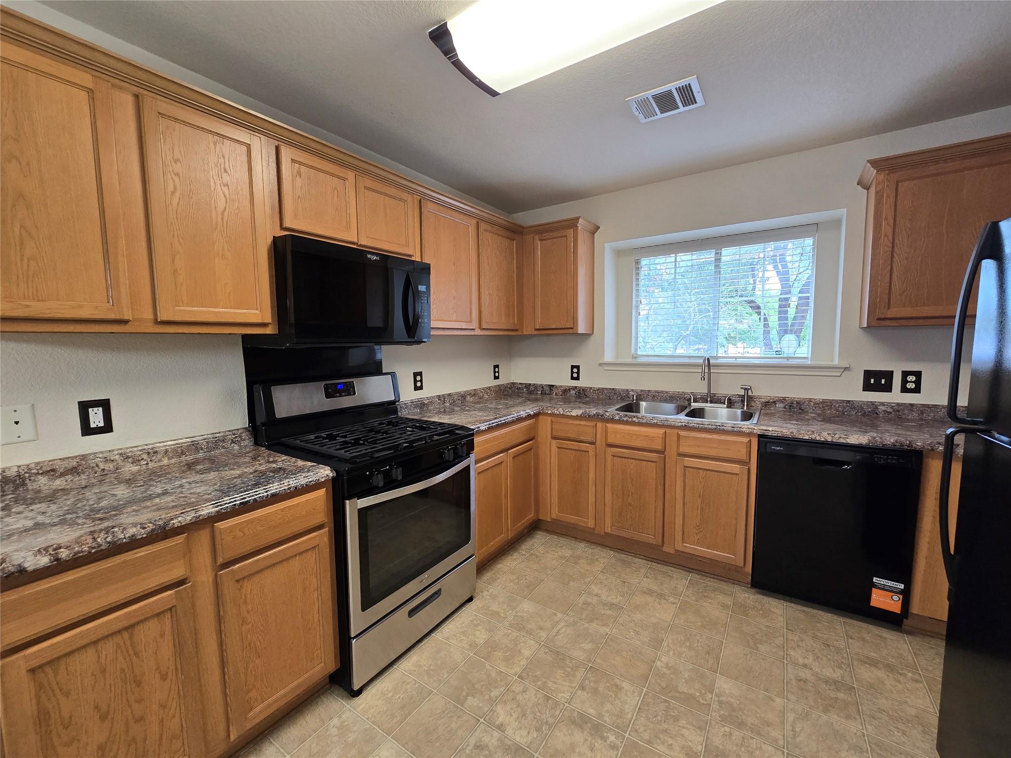 601 Cherry Creek Dr #4 Property Photo 5