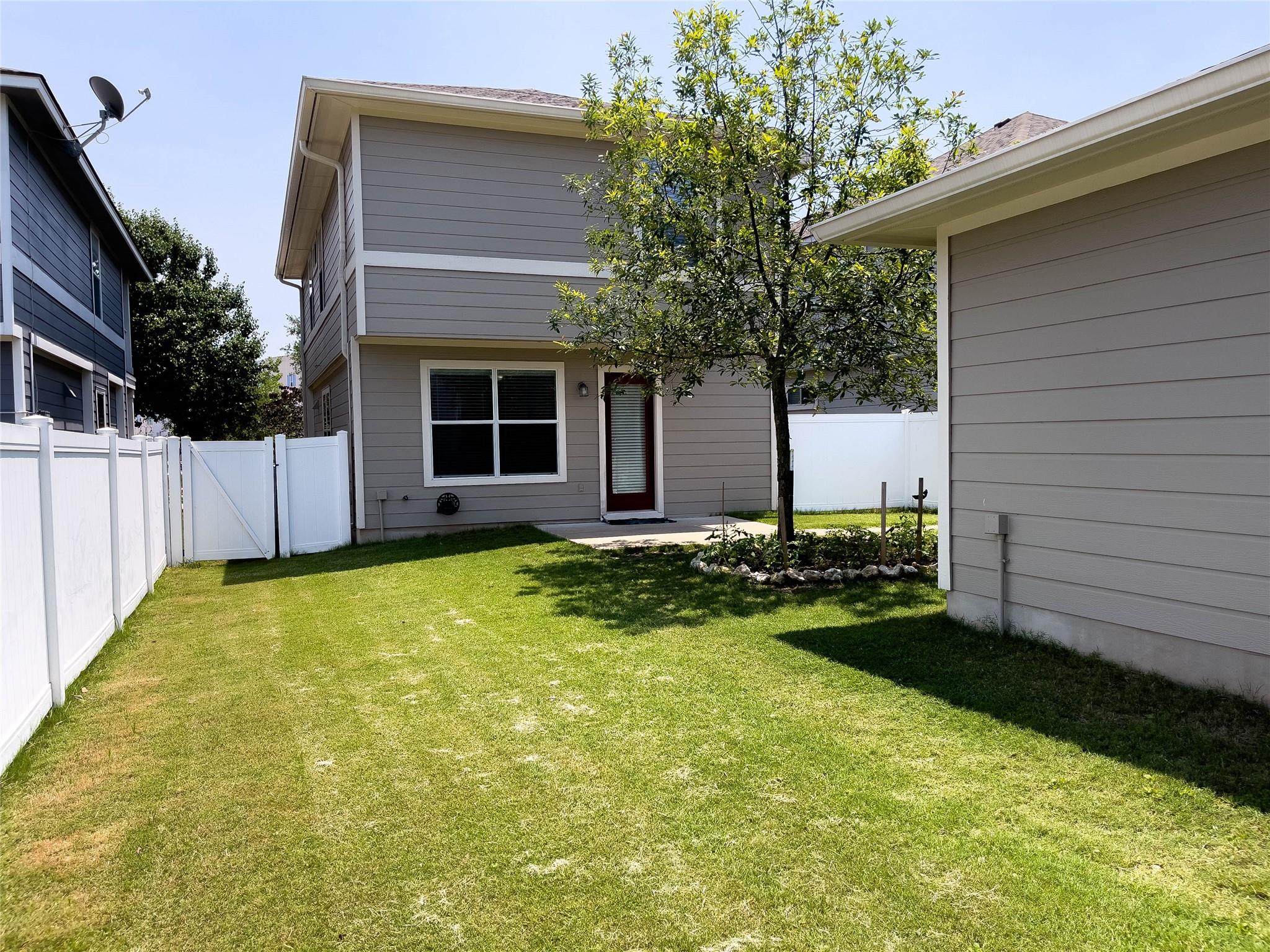 601 Cherry Creek Dr #4 Property Photo 31