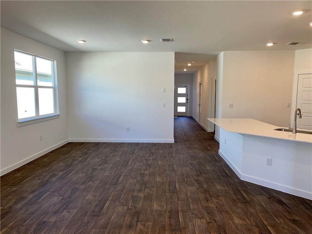 3025 Egan Dr Property Photo 5
