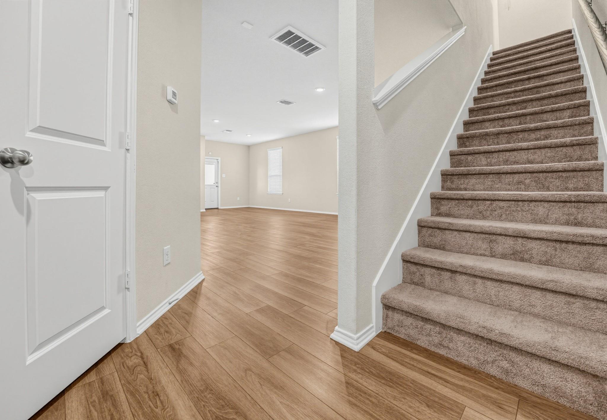 400 Bedford Falls Ln Property Photo 2