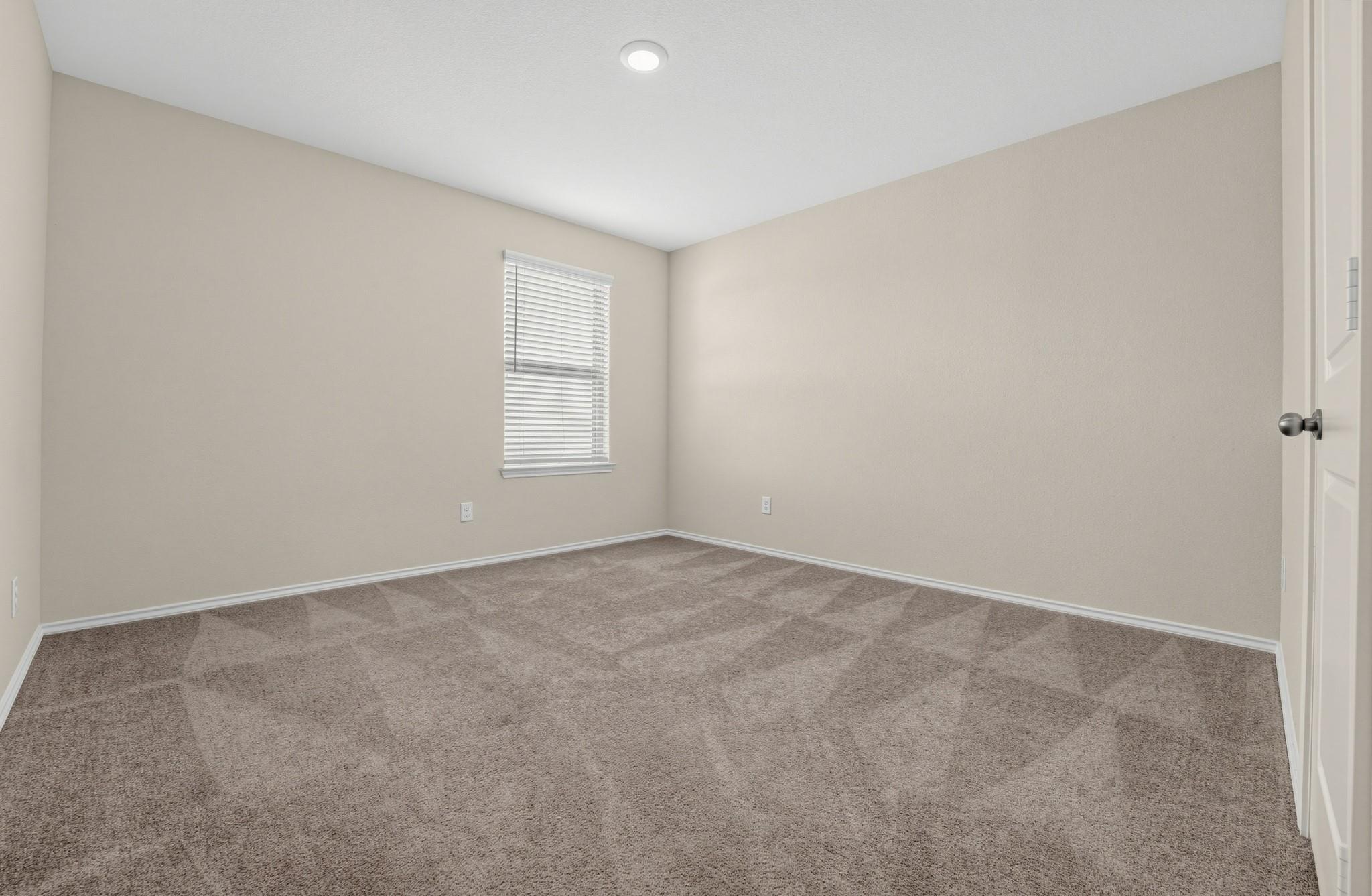 400 Bedford Falls Ln Property Photo 9