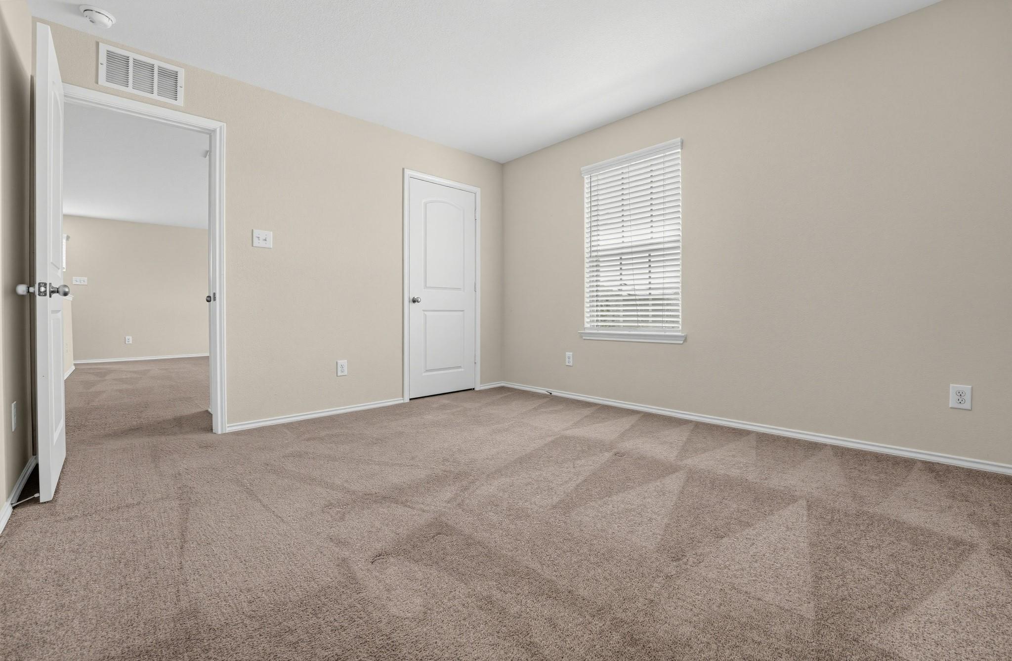 400 Bedford Falls Ln Property Photo 10