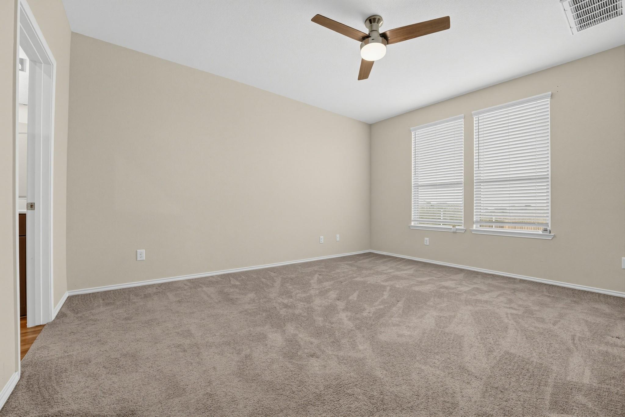 400 Bedford Falls Ln Property Photo 12