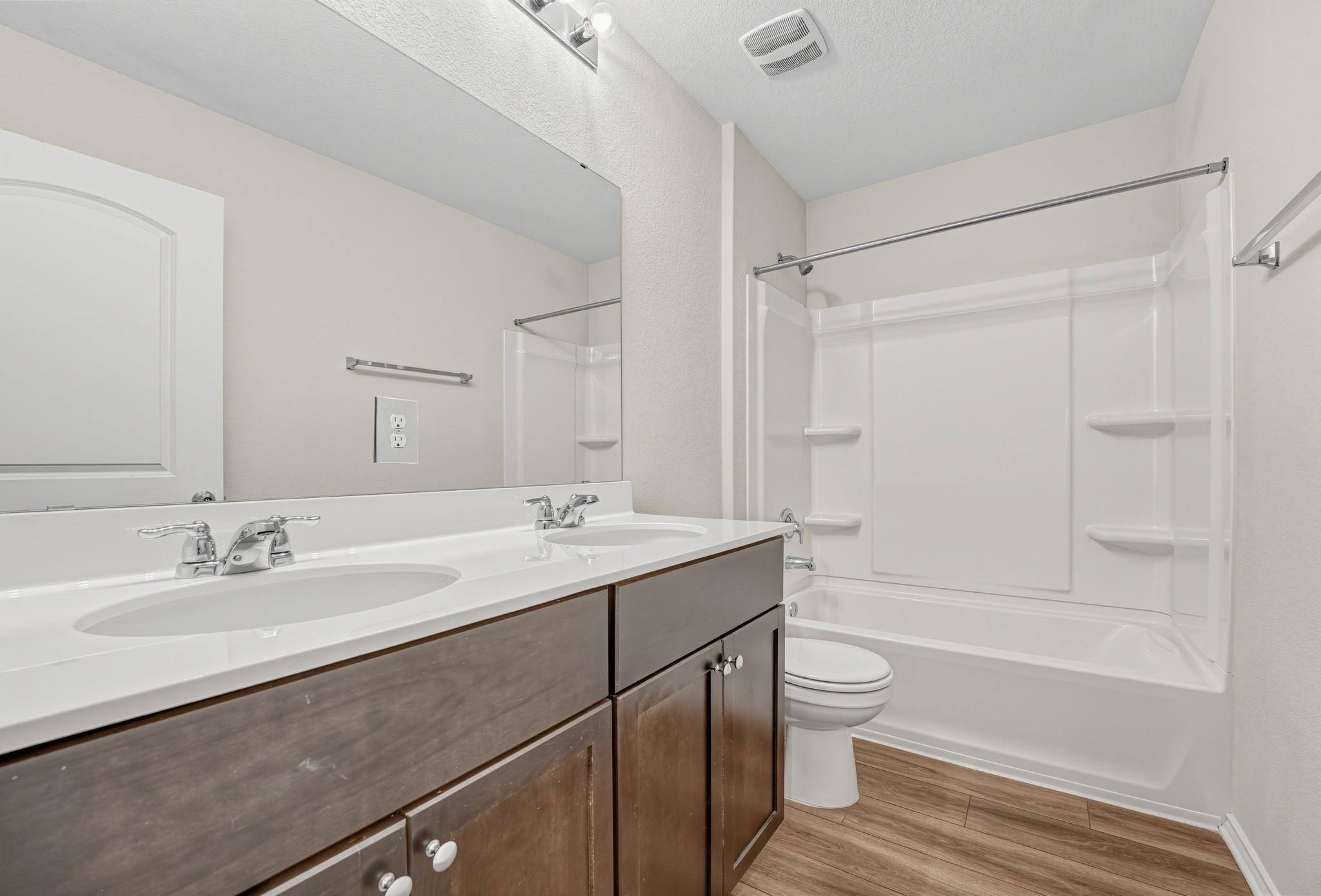 400 Bedford Falls Ln Property Photo 13