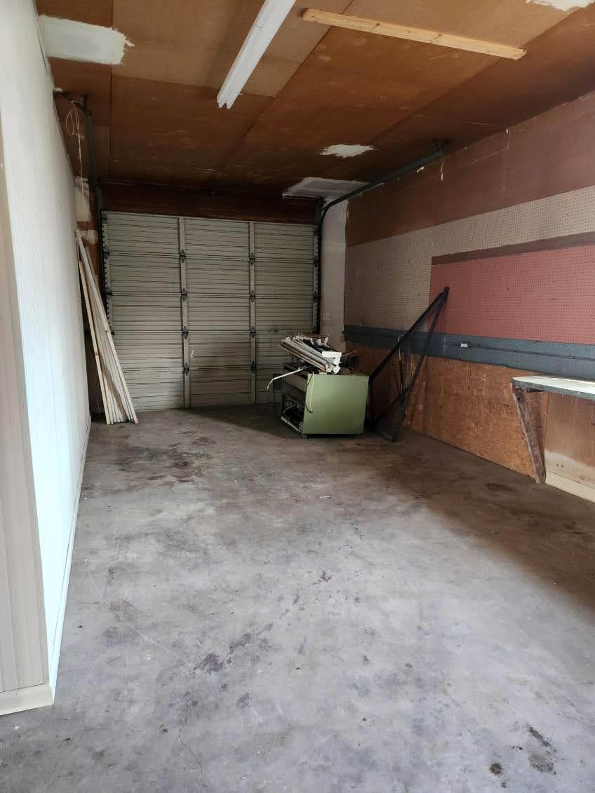 501 W 2nd St Property Photo 6