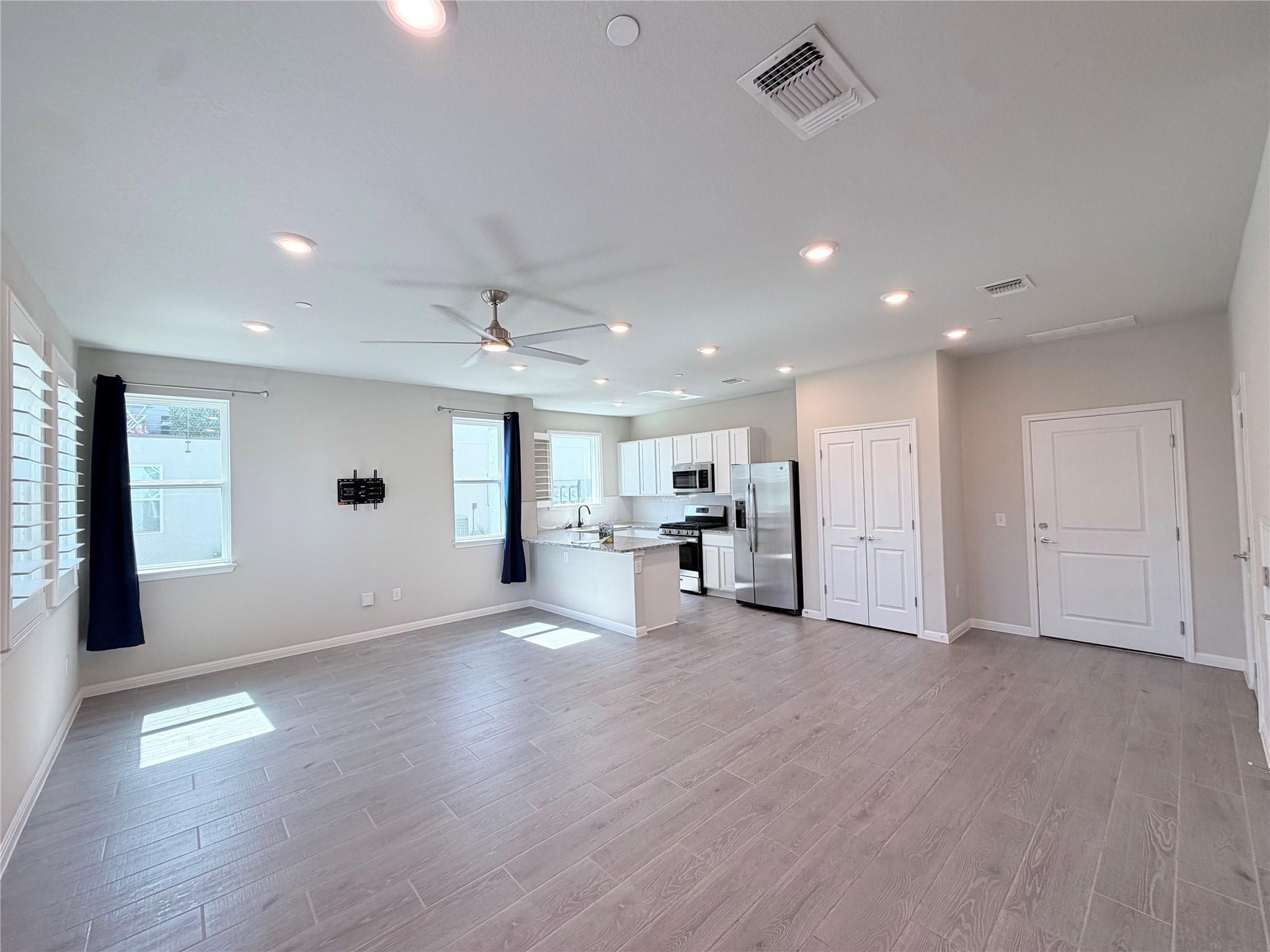 9015 Cattle Baron Path #605 Property Photo 6