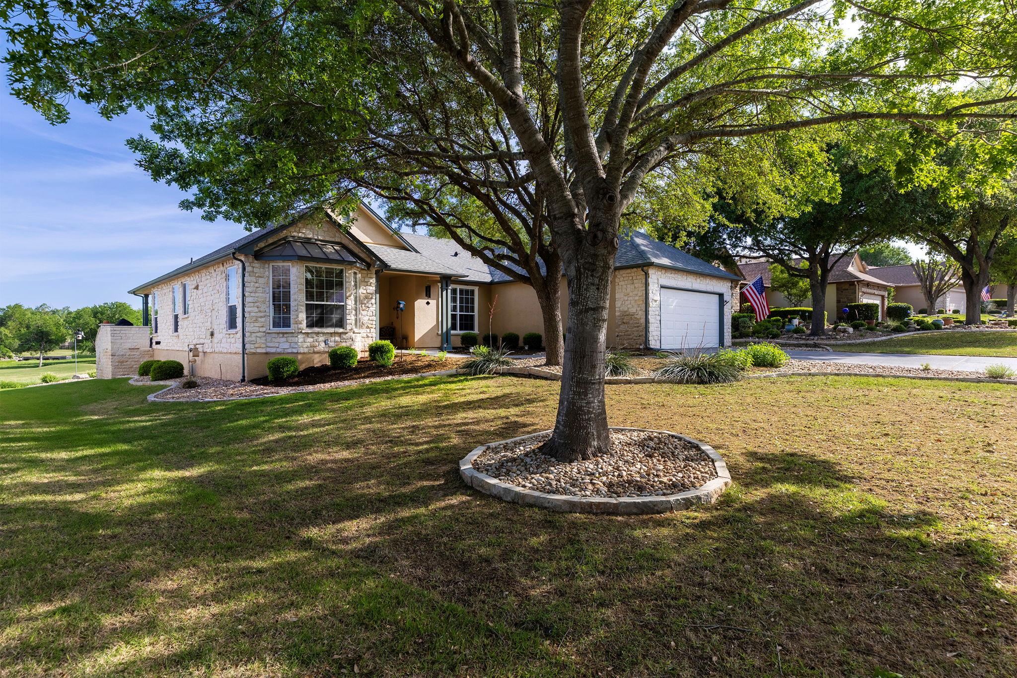 108 Chuckwagon Trl Property Photo 2