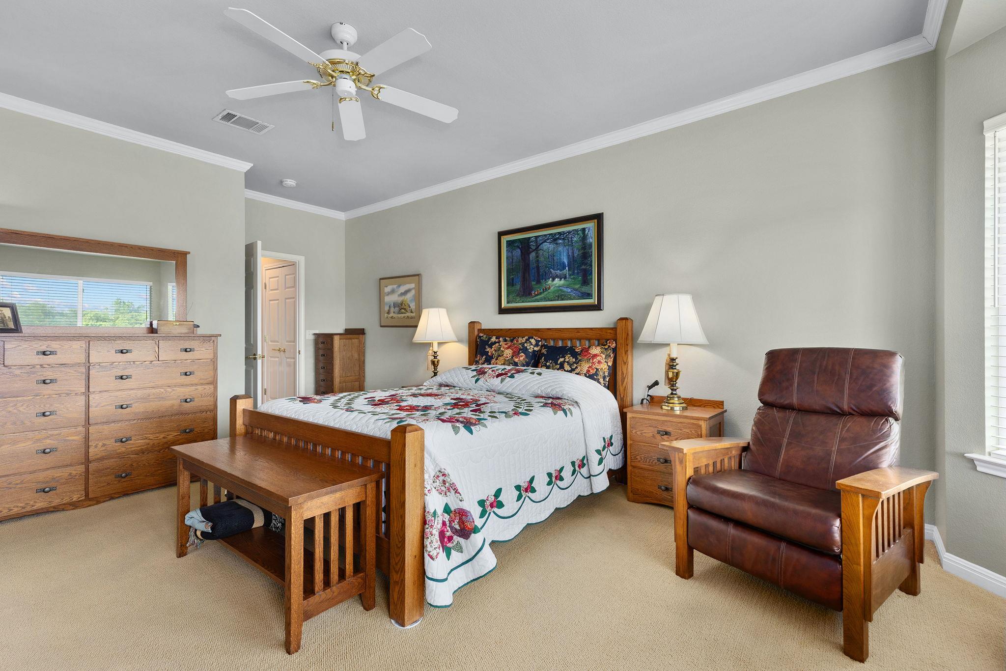 108 Chuckwagon Trl Property Photo 5