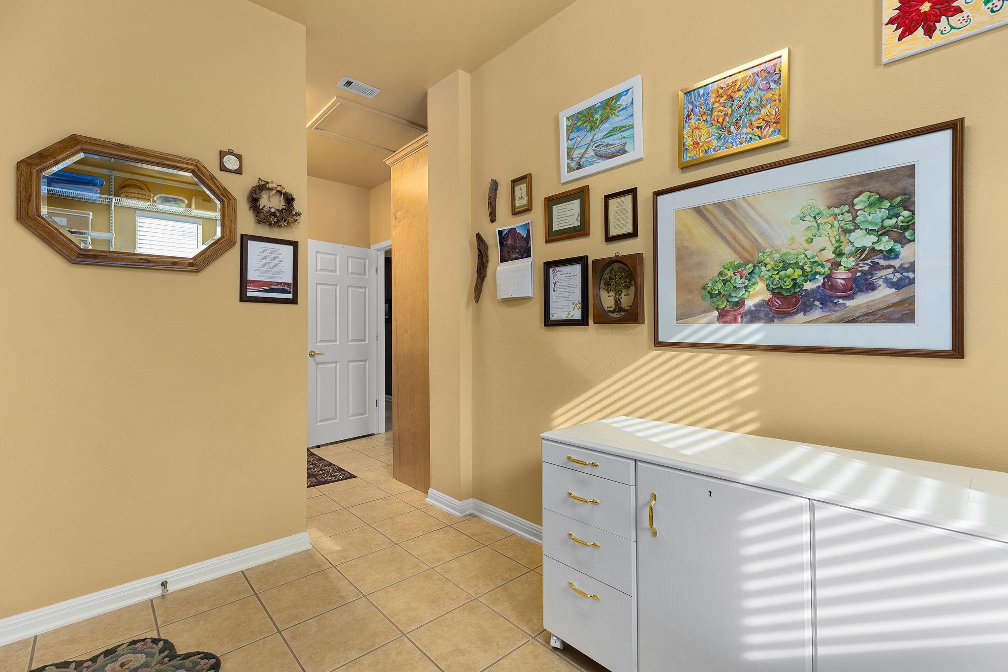 108 Chuckwagon Trl Property Photo 12