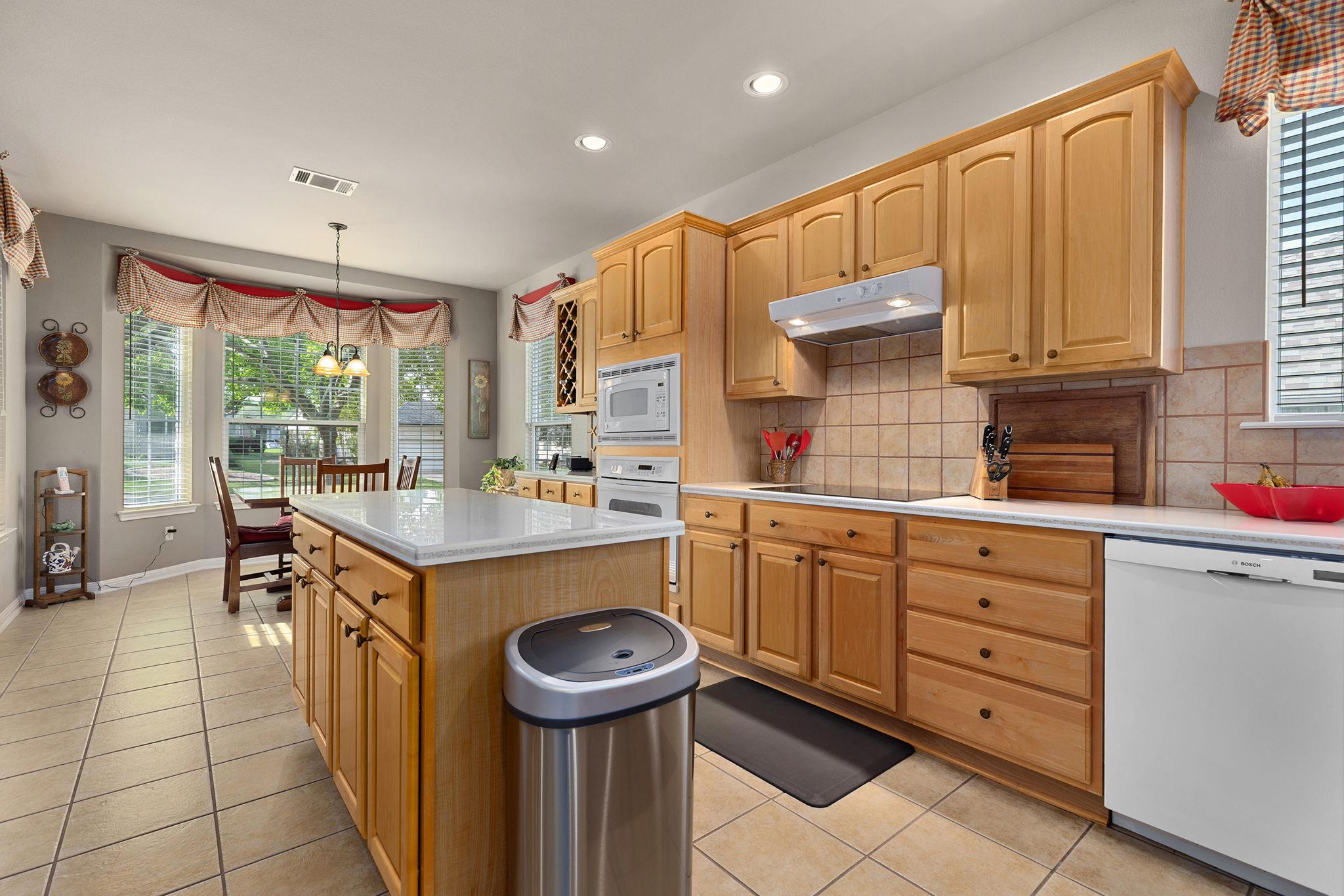 108 Chuckwagon Trl Property Photo 19