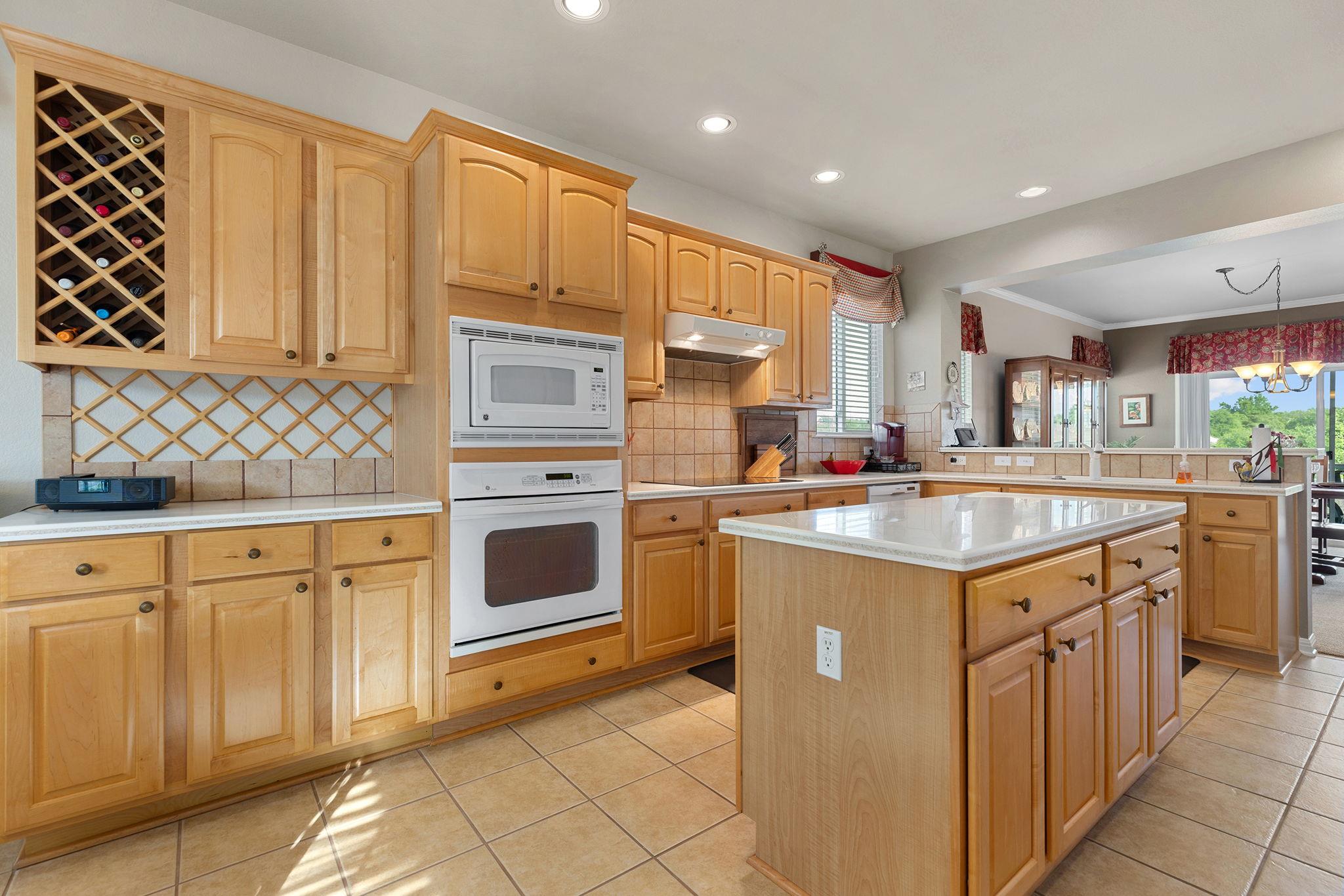 108 Chuckwagon Trl Property Photo 21